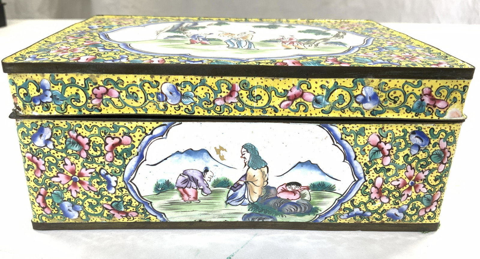 Asian Hand Painted Porc Enamel Keepsake Box (1 of 9)