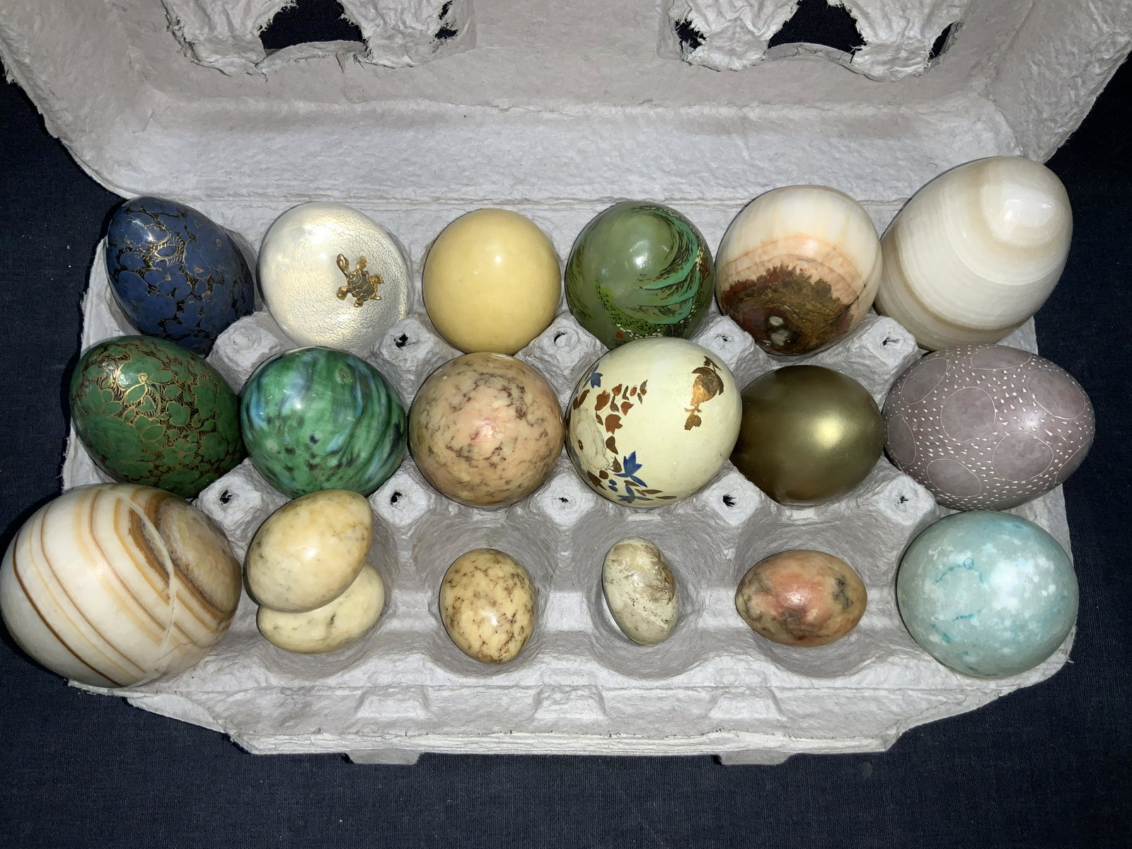 Lot 19 Art Glass, Stone, & Hand Painted Eggs (1 of 12)