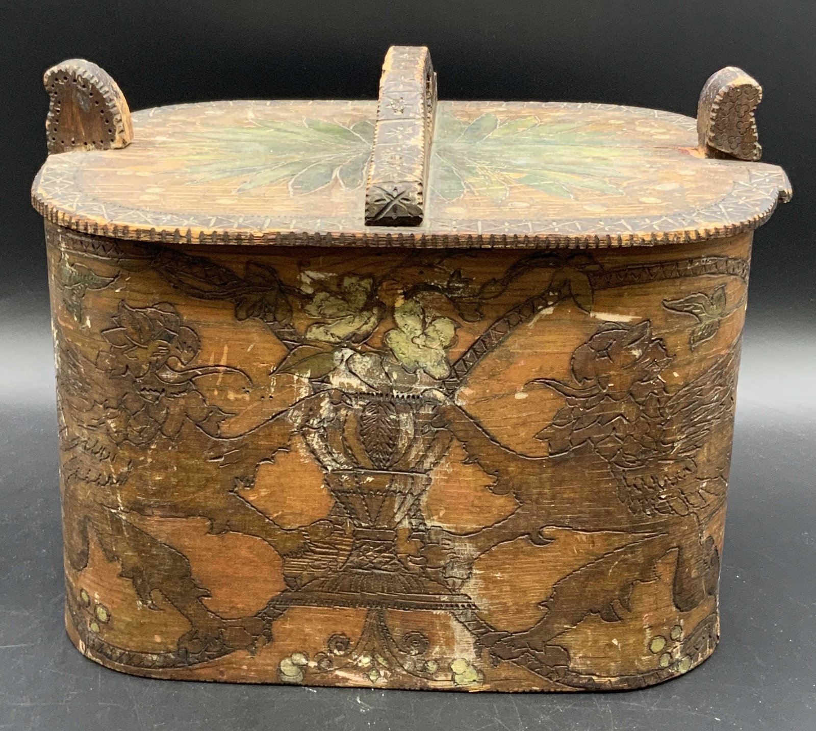 Vintage Hand Carved Folk Art Lidded Box (1 of 11)