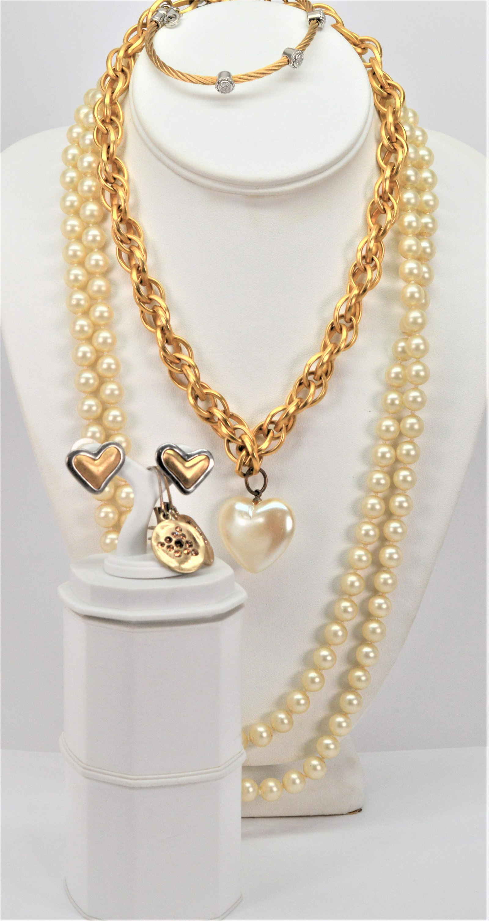 Collection of Costume Jewelry 5 Pieces (1 of 6)