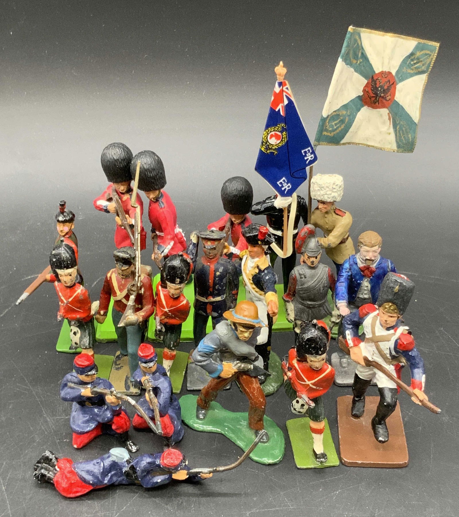 Group Lot Vntg Metal Toy Soldiers, Britains & More Auction