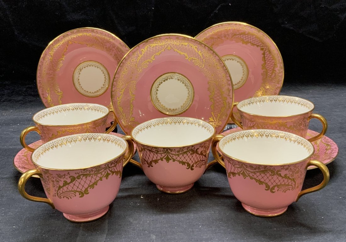 Set 10 ROYAL DOULTON Porcelain Teacups & Saucers (1 of 11)
