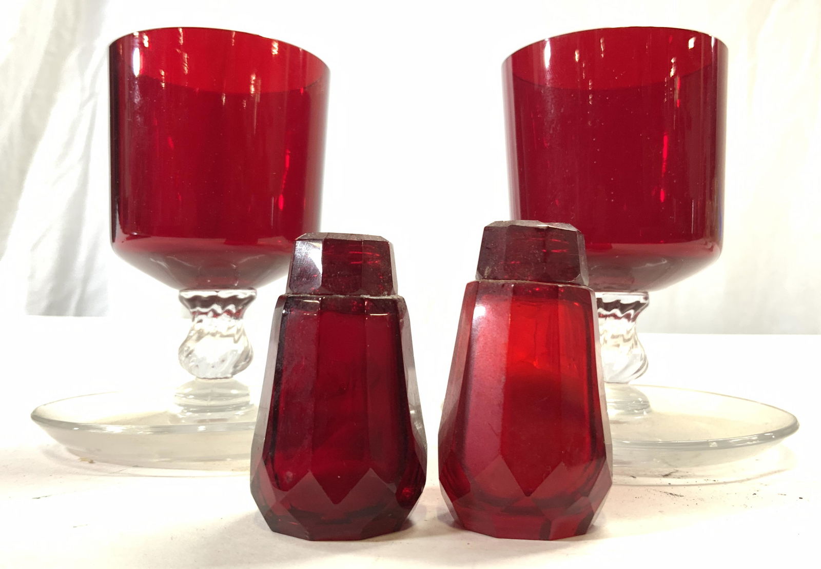 Lot 4 Cranberry Glass Goblets & S & P Shakers (1 of 6)