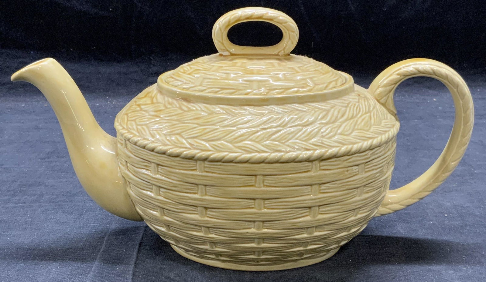 HJ WOOD ELLGREAVE Basket Weave Ceramic Teapot (1 of 8)