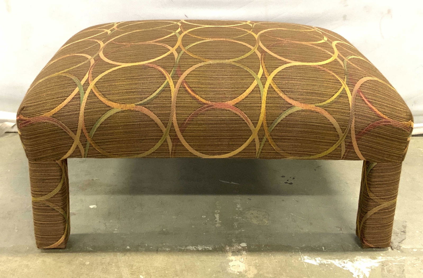 Interlocking Ring Pattern Ottoman (1 of 13)