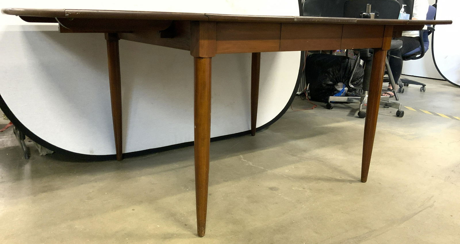 Willett Transitional Cherry Wood Dining Table Auction