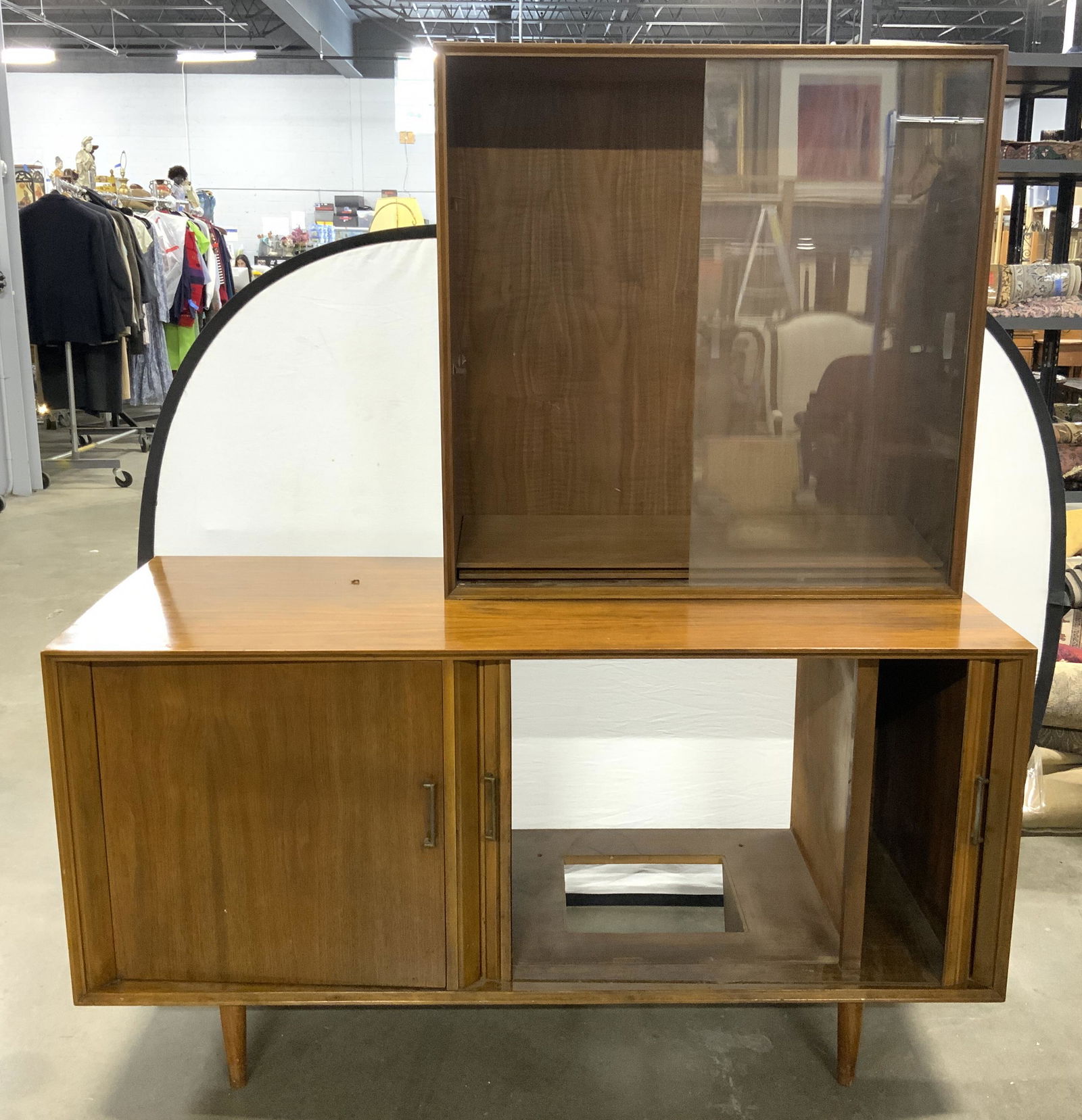 Paul McCobb Style Furnette MCM Walnut Credenza (1 of 9)