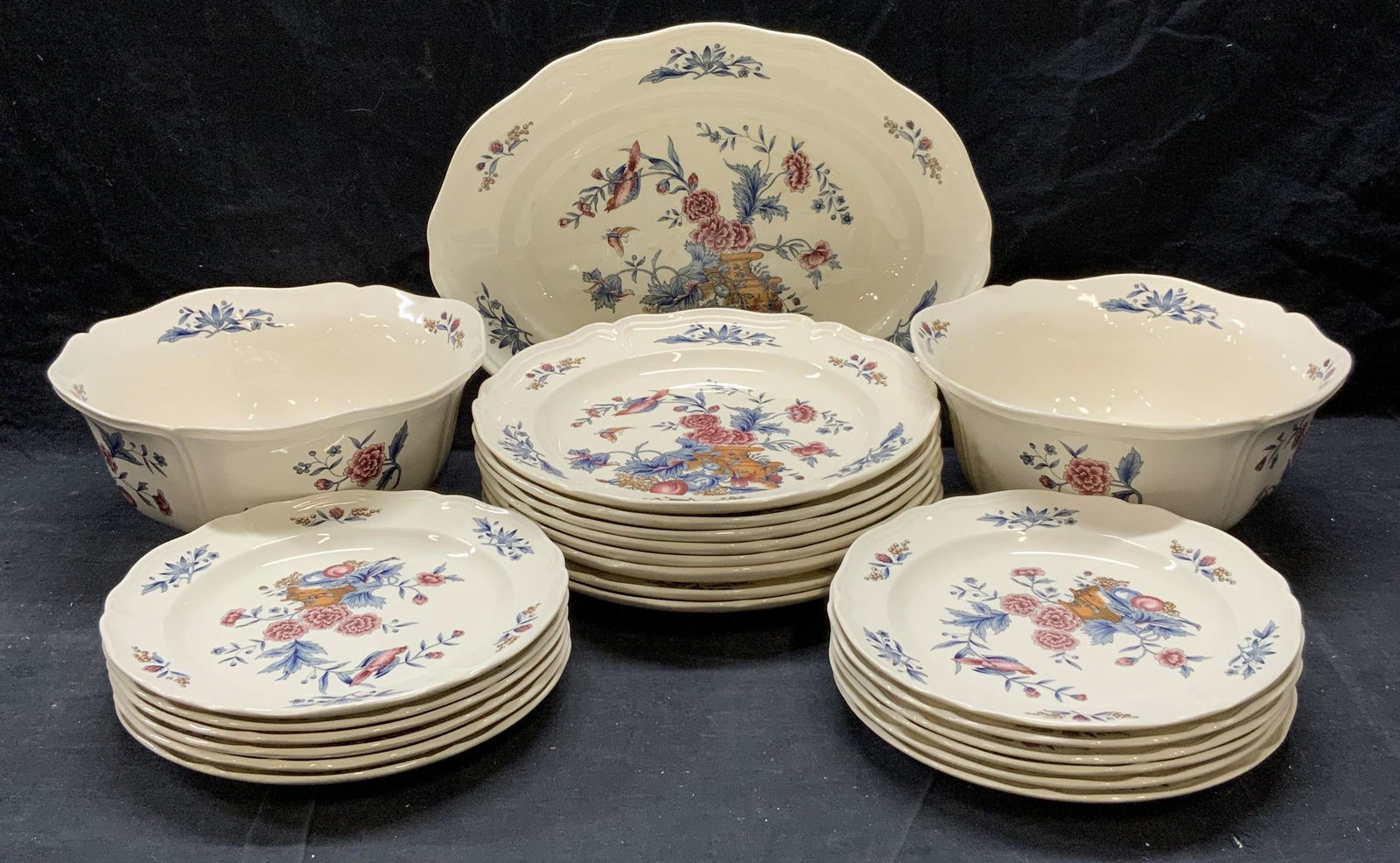 Set 23 WEDGWOOD WILLIAMSBURG Potpourri Dinnerware (1 of 12)