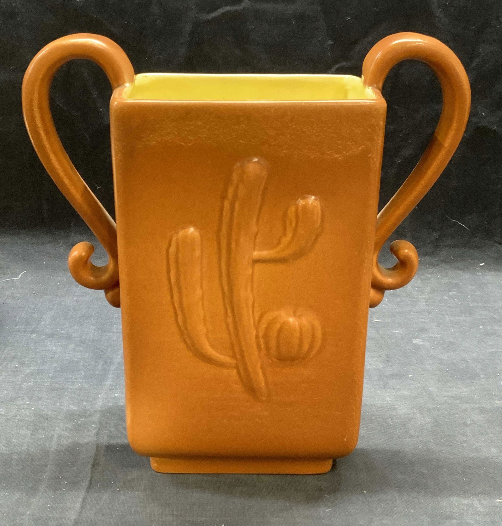 Vtg Red Wing Brown Ceramic Cactus Vase (1 of 6)