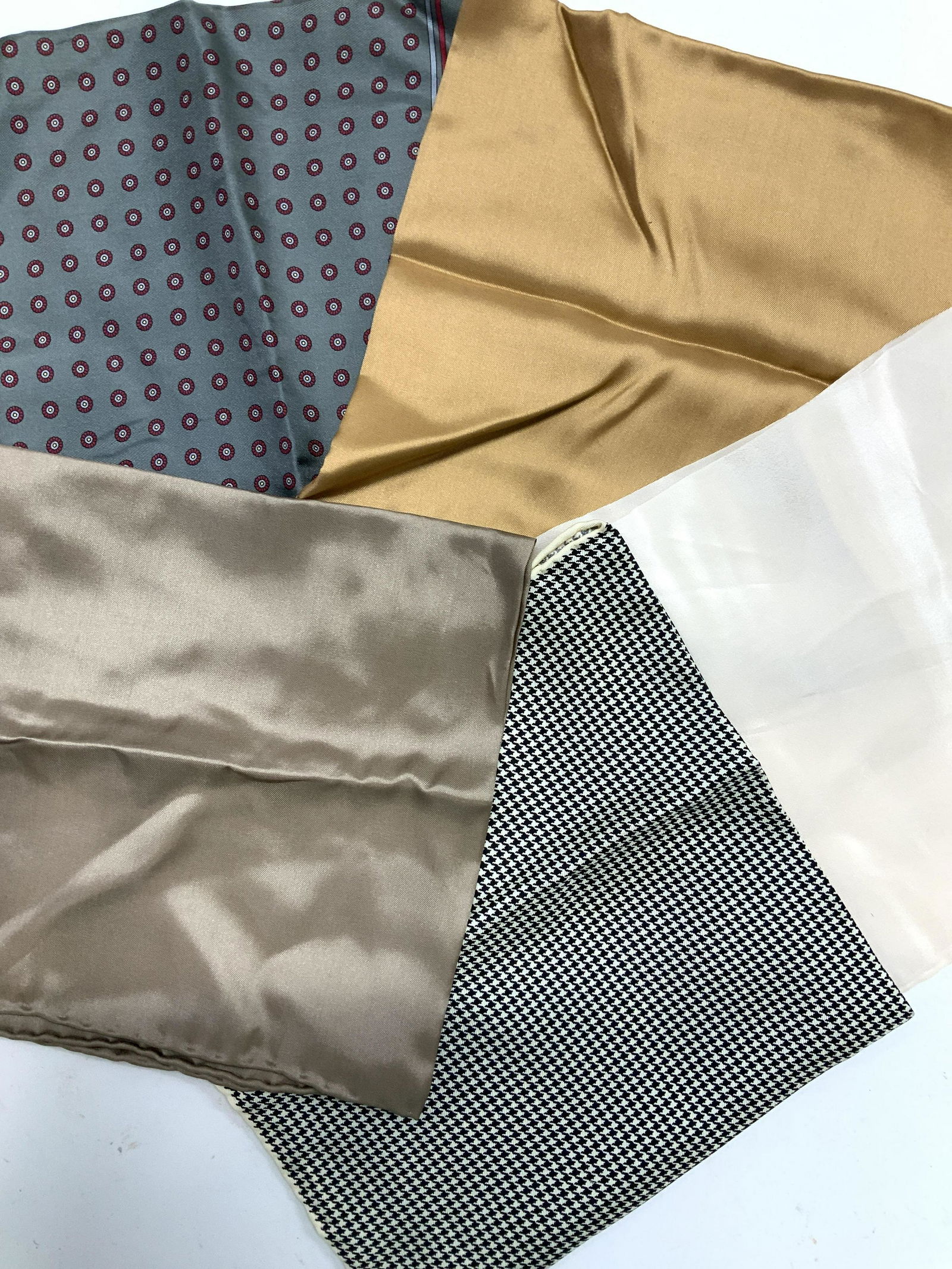Grp 5 Jacket Pocket Hand Rolled Silk Hankies (1 of 11)