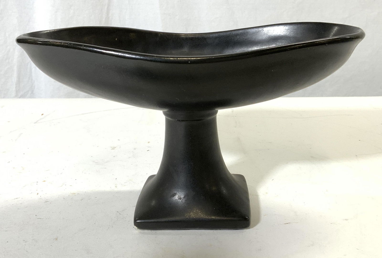 McCoy Black Art Pottery Pedestal Vase USA (1 of 6)