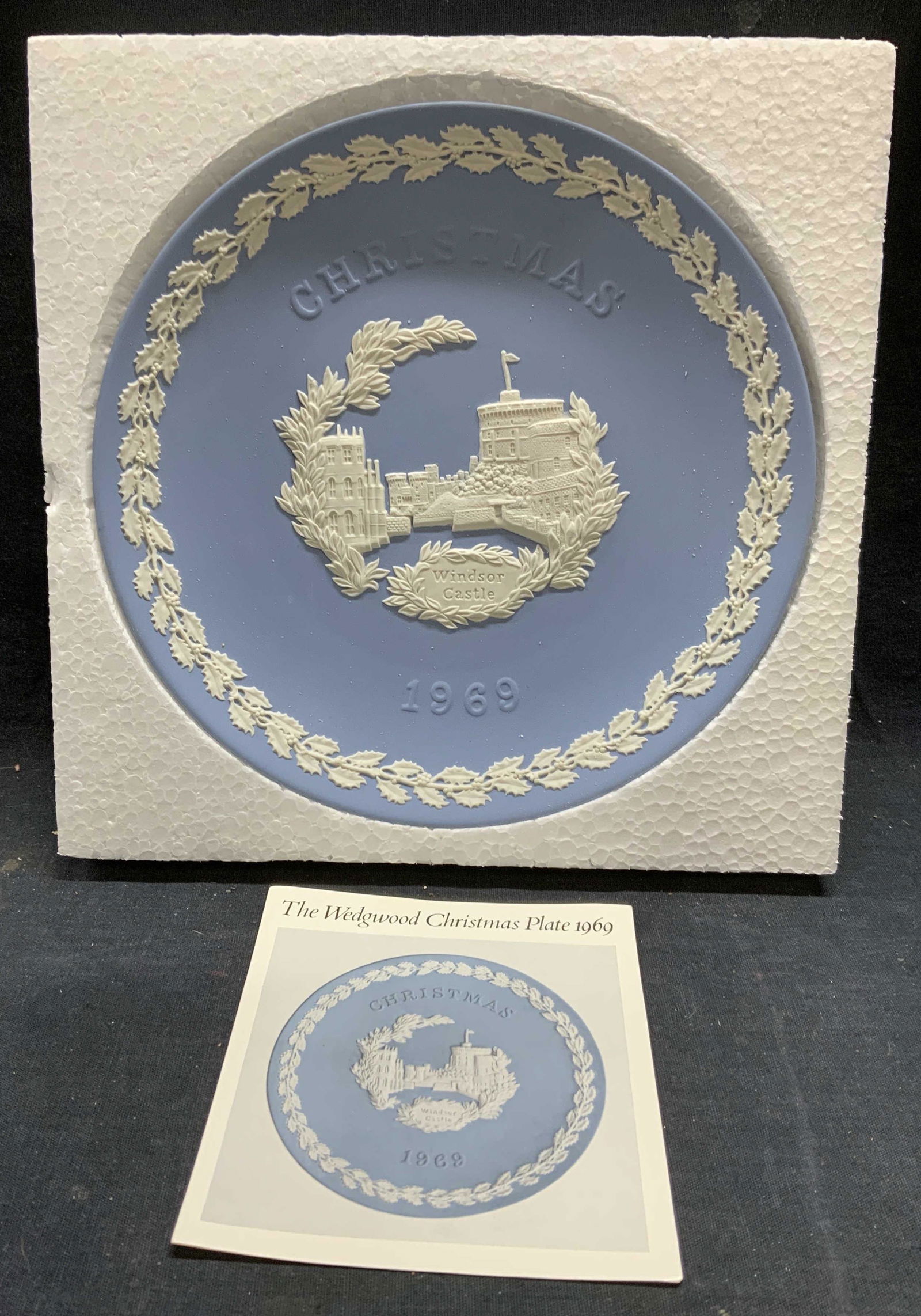 Wedgwood Christmas 1969 Plate in Box, England (1 of 6)