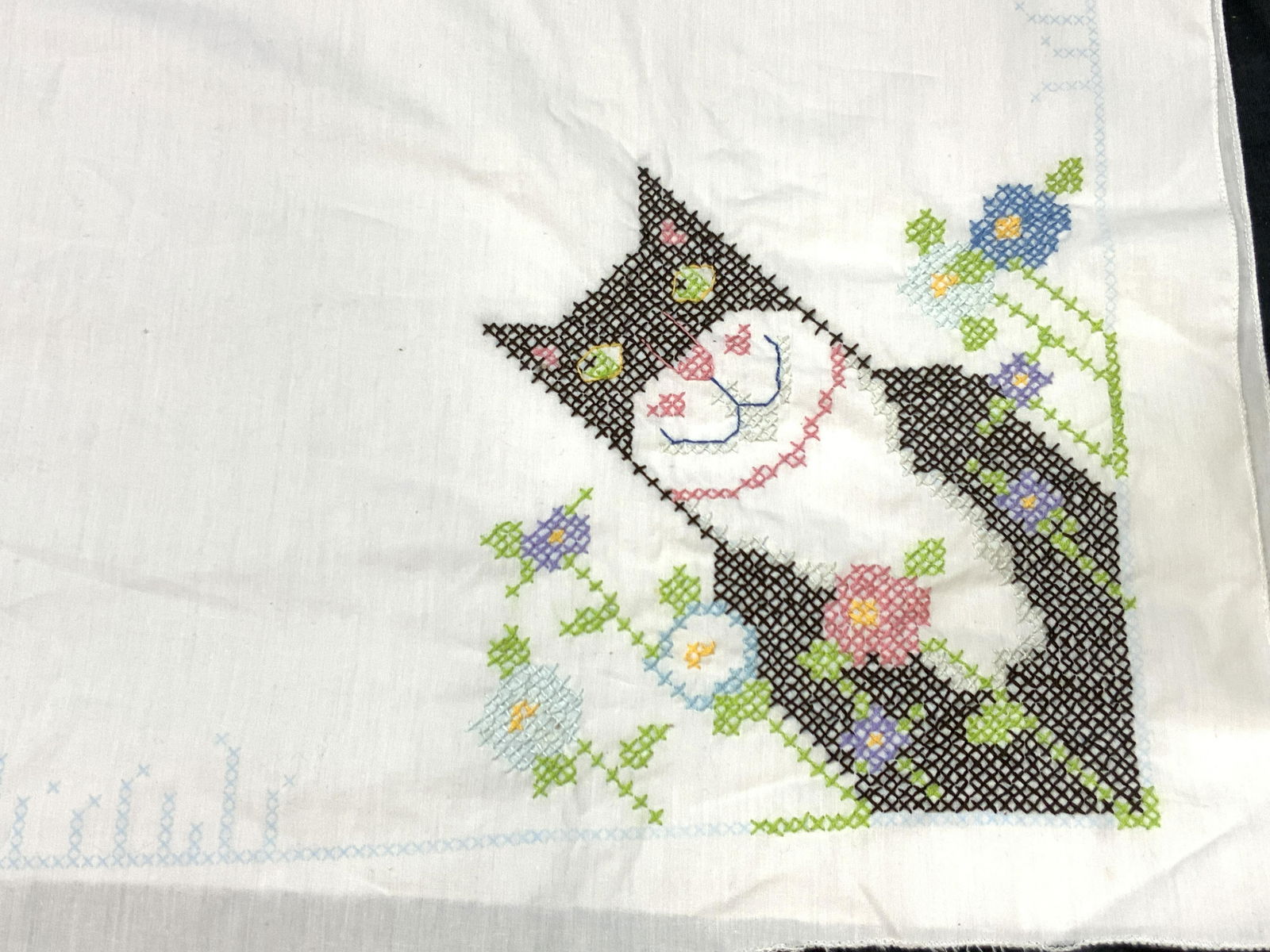 36 x 36 Inch Cat Cross Stitch Pattern Cloth (1 of 6)