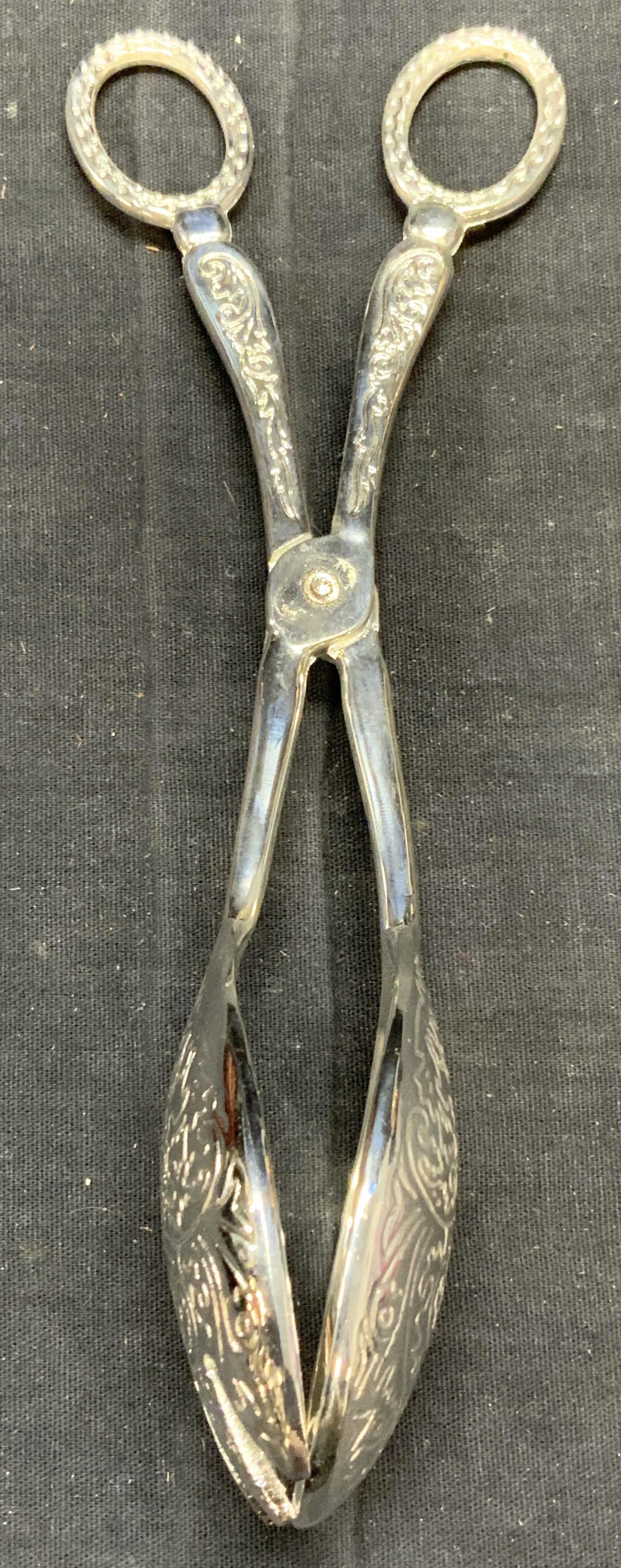 Silver Plated Salad Server Tongs (1 of 6)