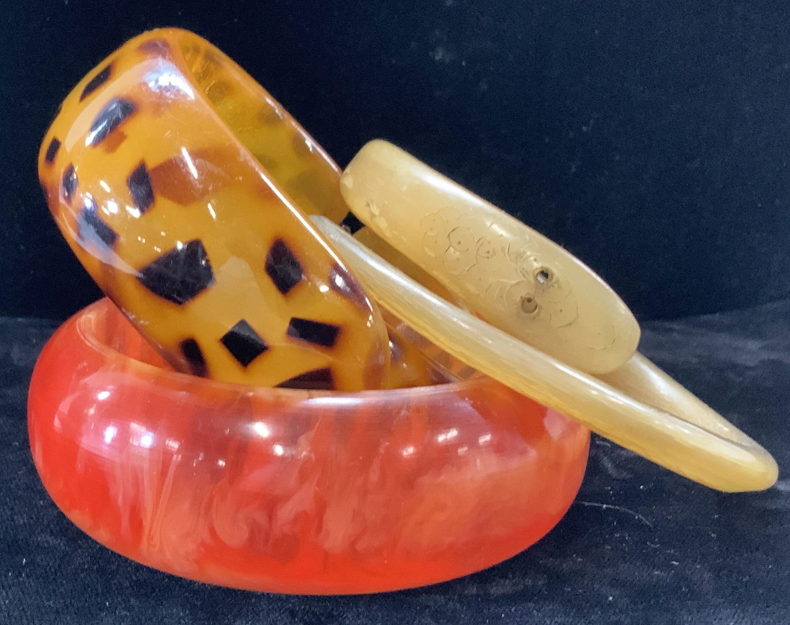 Lot 3 Chunky Resin Fashion Bangles (1 of 6)