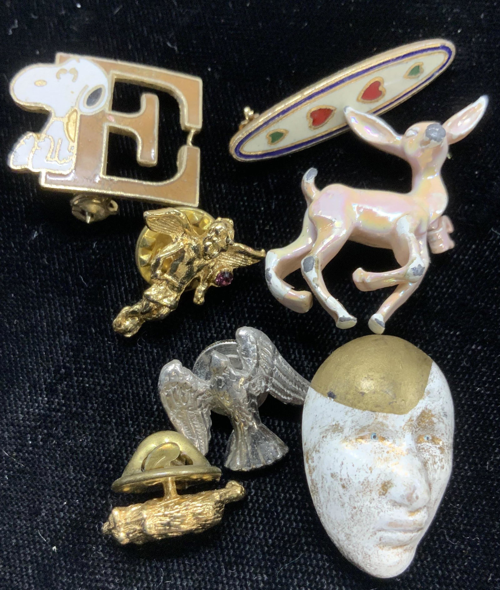 7 Fashion lLapel Pins&Brooches,Snoopy,Deer: Fashion lapel pins and brooches, eagle, Bear, and angle lapel pins, Snoopy brooch with the letter E ( 1 x .75 in.) , enamel pin with hearts, iridescent deer pin in pink ( 1 x 1 in.) , mask brooch. Som