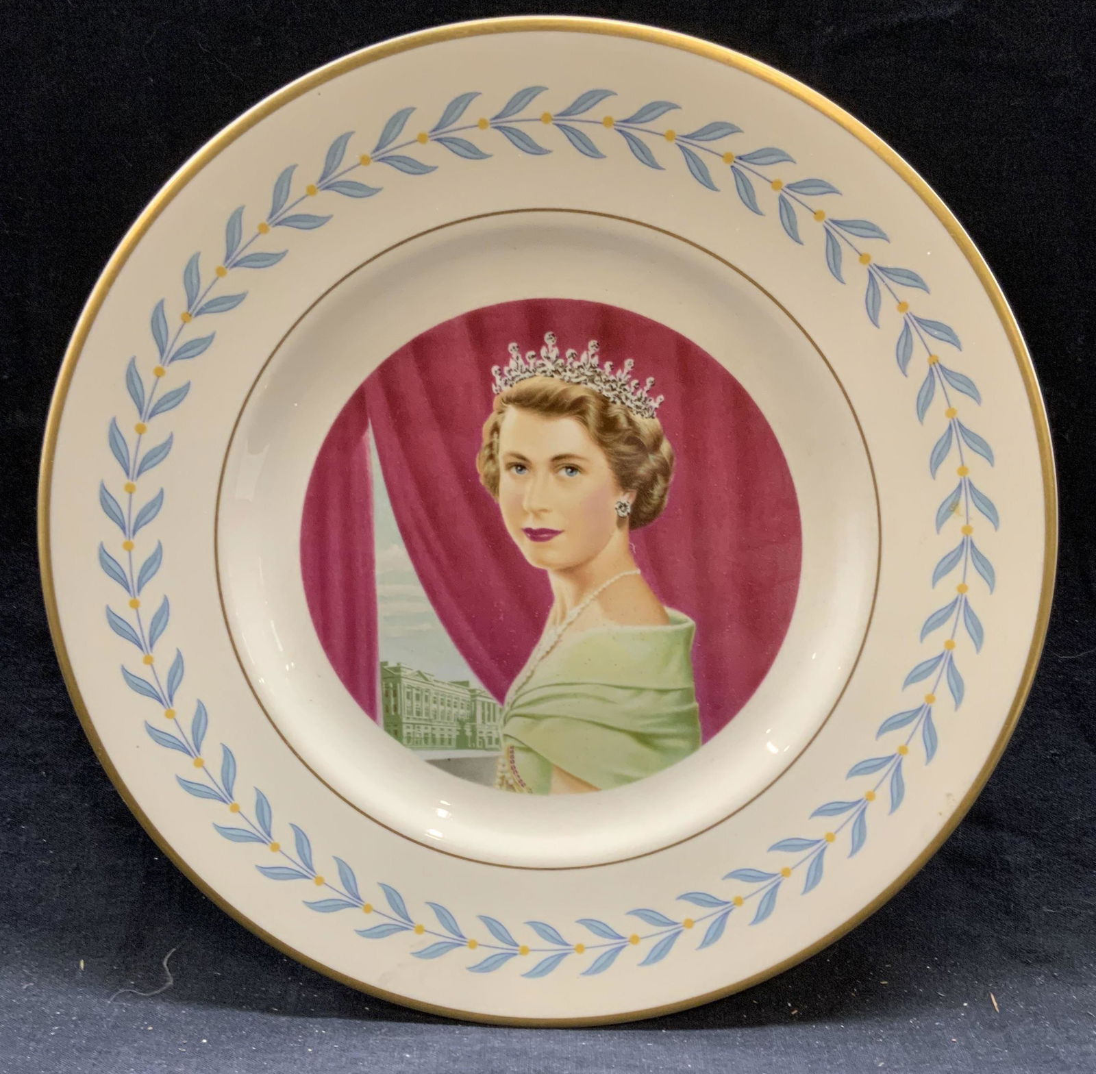 Hughes Queen Elizabeth II Porcelain Plate (1 of 7)