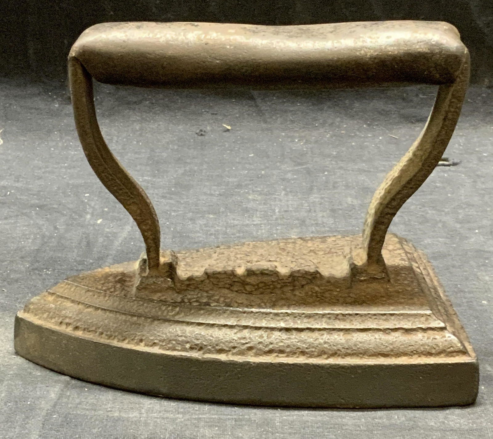 Antique Cast Iron Sad Iron (1 of 6)