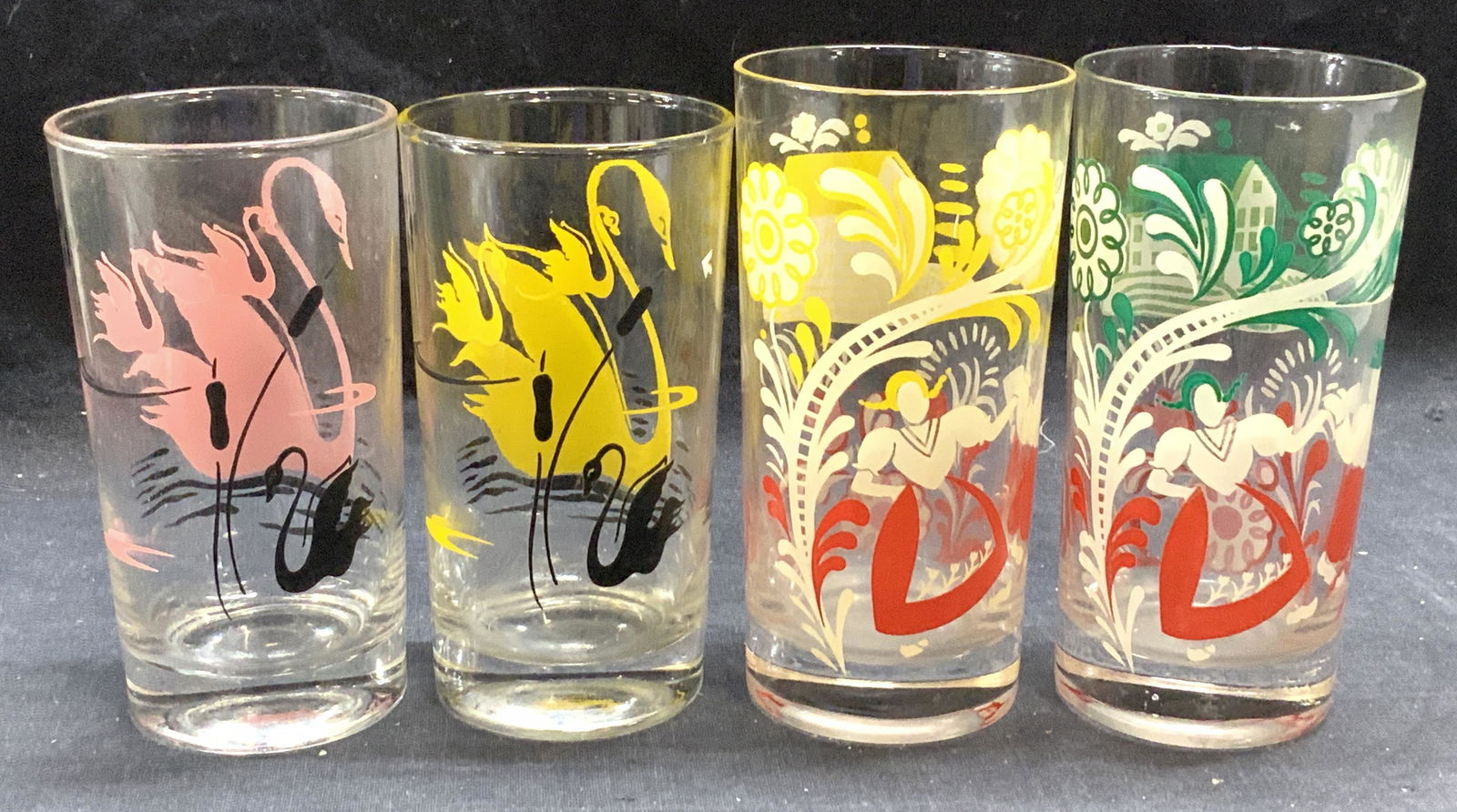 Lot 8 Retro Stencil Drinking Glasses (1 of 7)