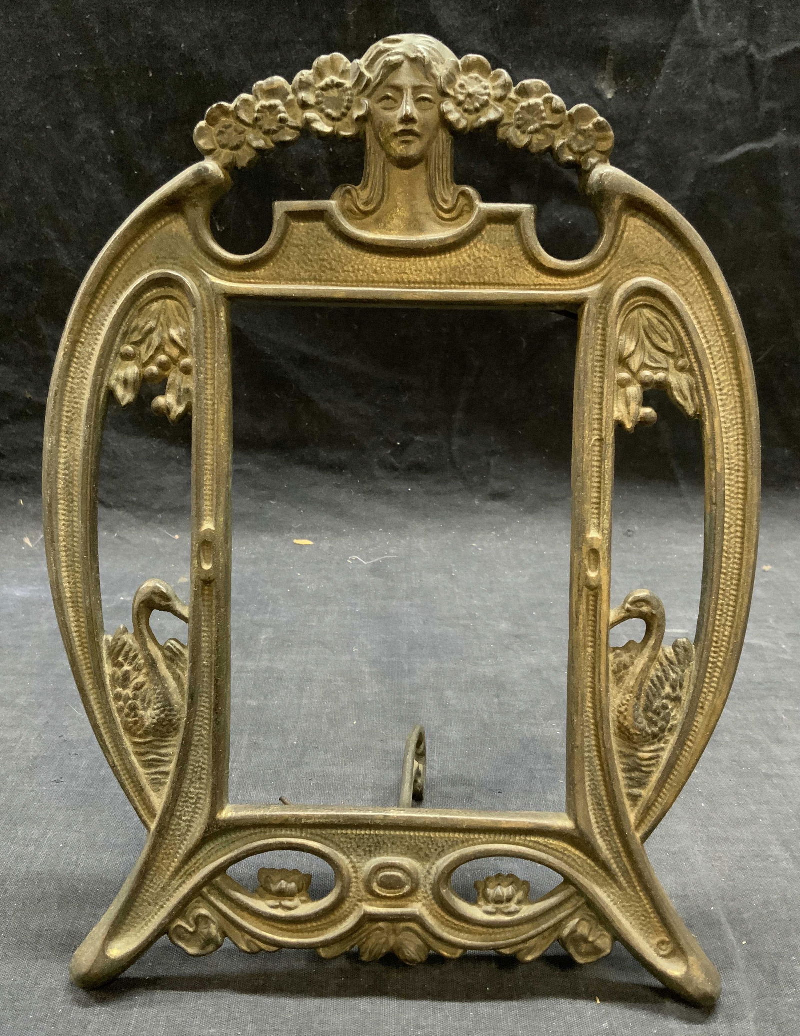 Vintage Cast Iron Figural Picture Frame (1 of 7)
