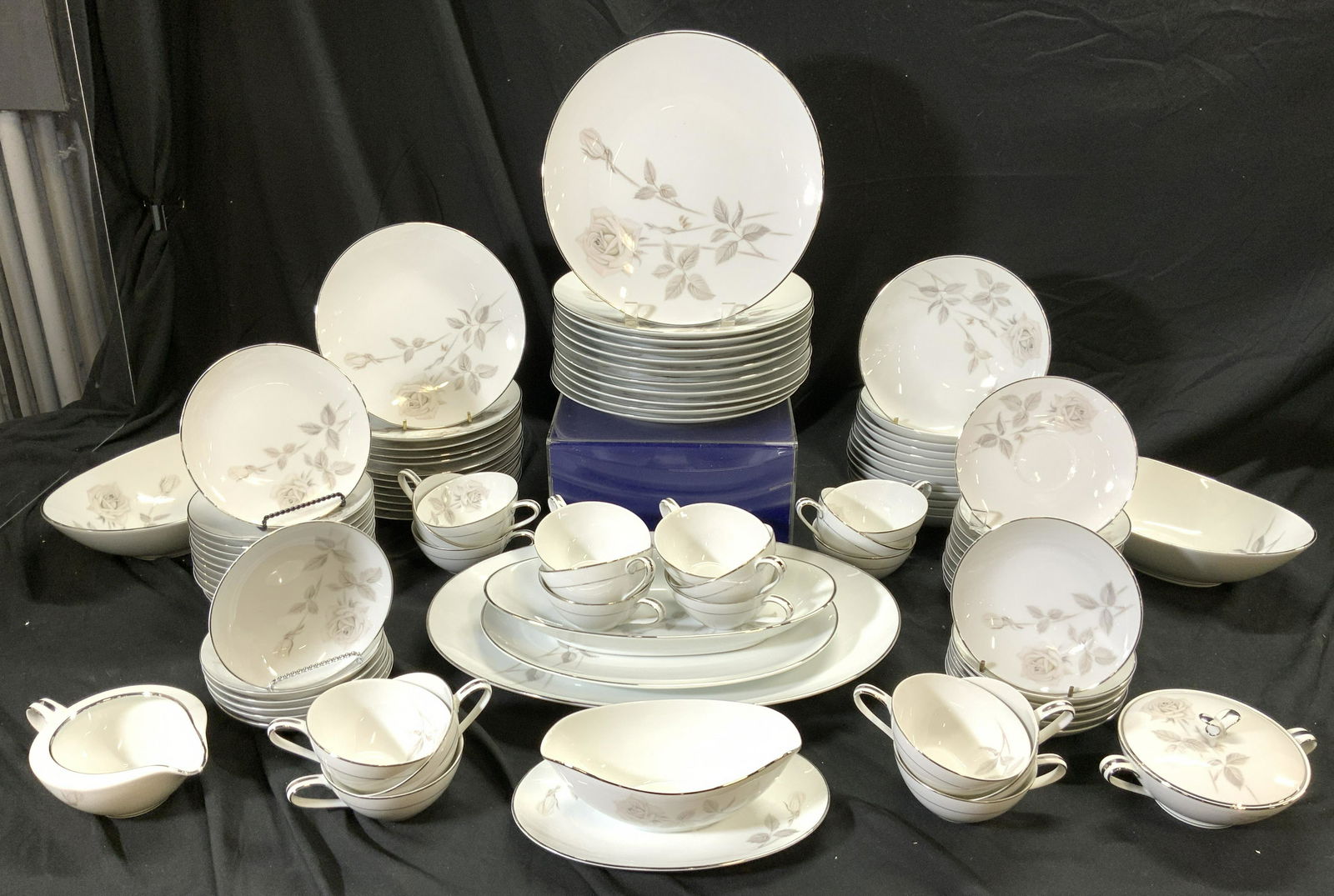 NORITAKE 97 Piece China Set (1 of 18)