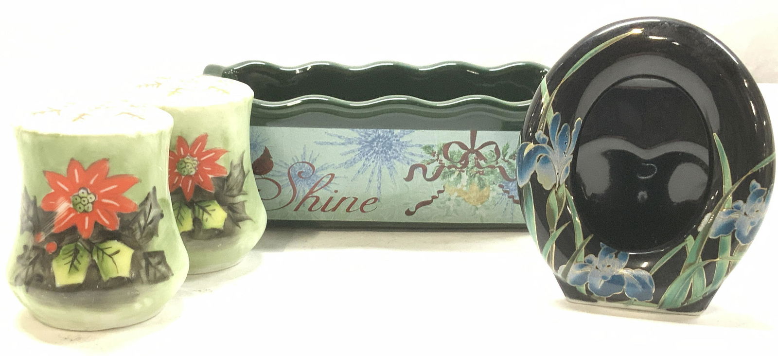 Lot 4 Tabletop Kitchen ware, Shakers & Mini Frame (1 of 8)