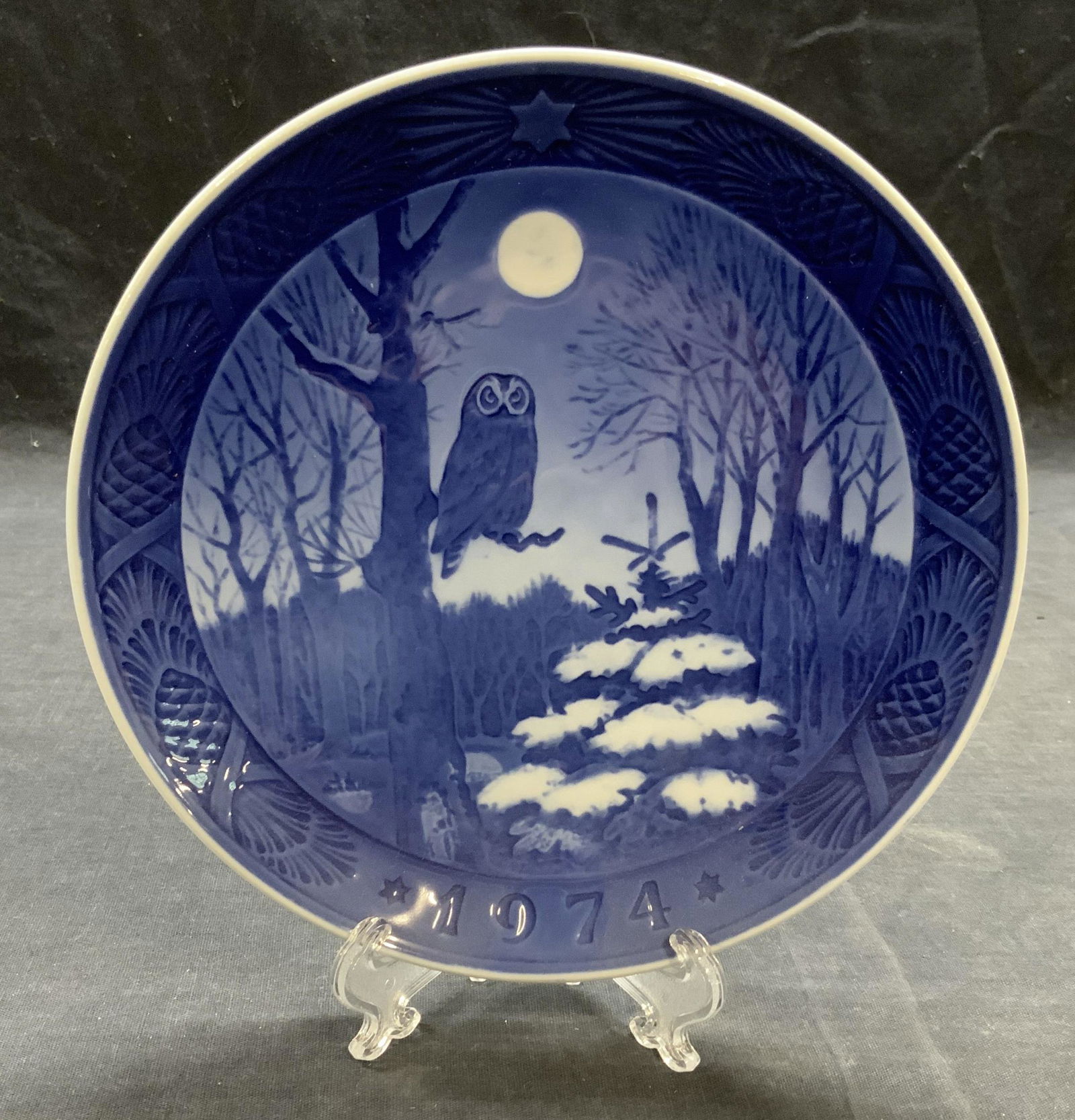 Royal Copenhagen Winter Twilight Porcelain Plate (1 of 7)