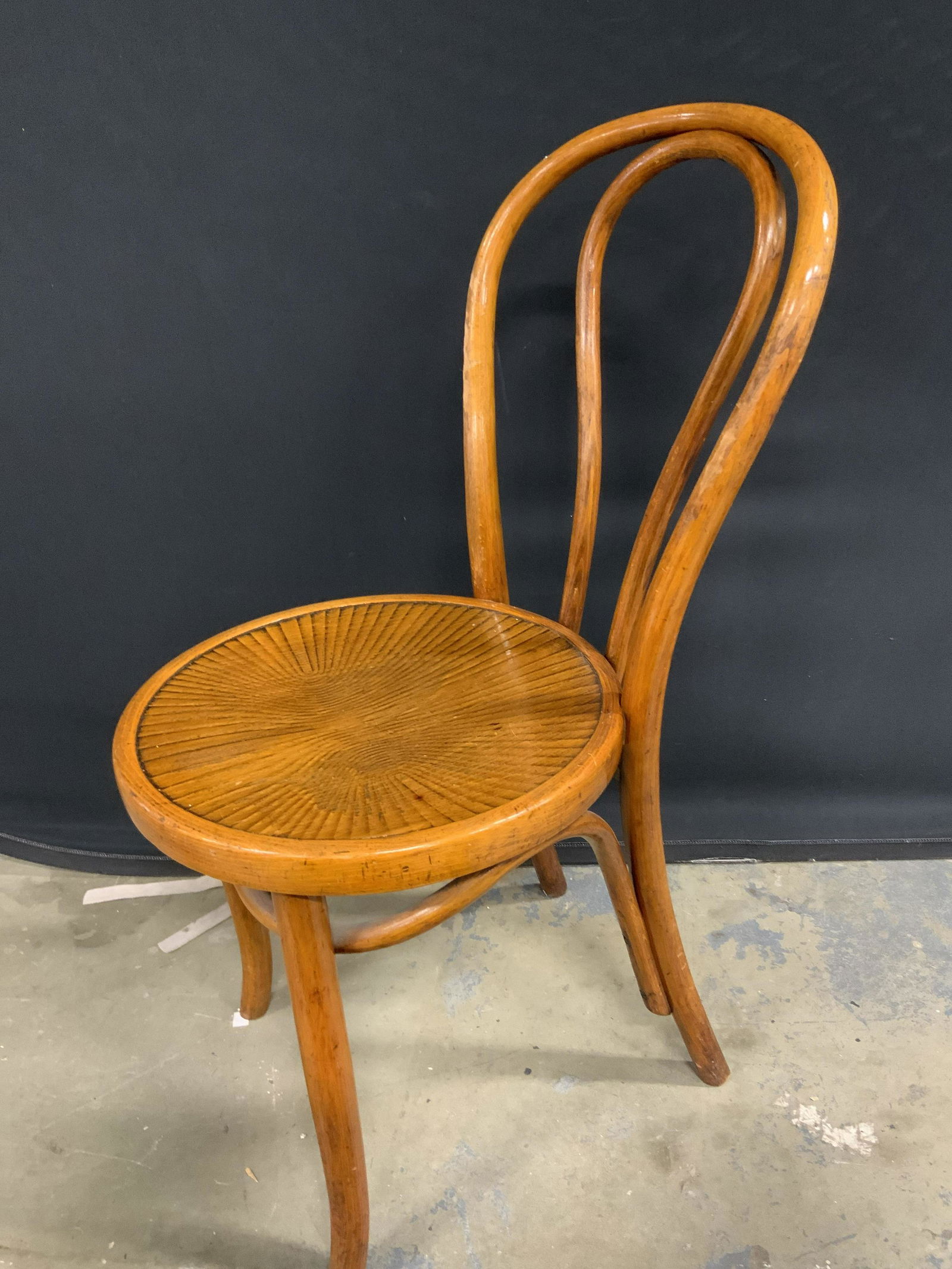 MUNDUS Hand Crafted Bistro Bentwood Chair, Czech: Antique Jacob & Josef Kohn Mundus Bentwood Side Chair. Hairpin bentwood chair. Antique chair with partial paper label on underside, label reads Jacob & Josef Kohn MUNDUS CZ. Measures approx. 33.5H x 1
