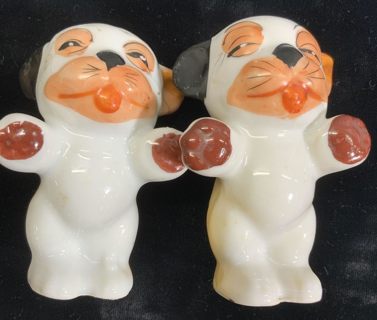 Pair Vtg Porcelain Dog Figural Shakers, Japan (1 of 6)