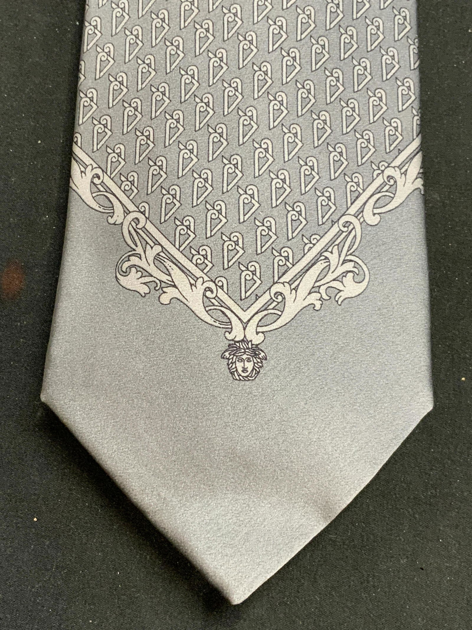 GIANNI VERSACE Grey Silk Patterned Tie (1 of 7)