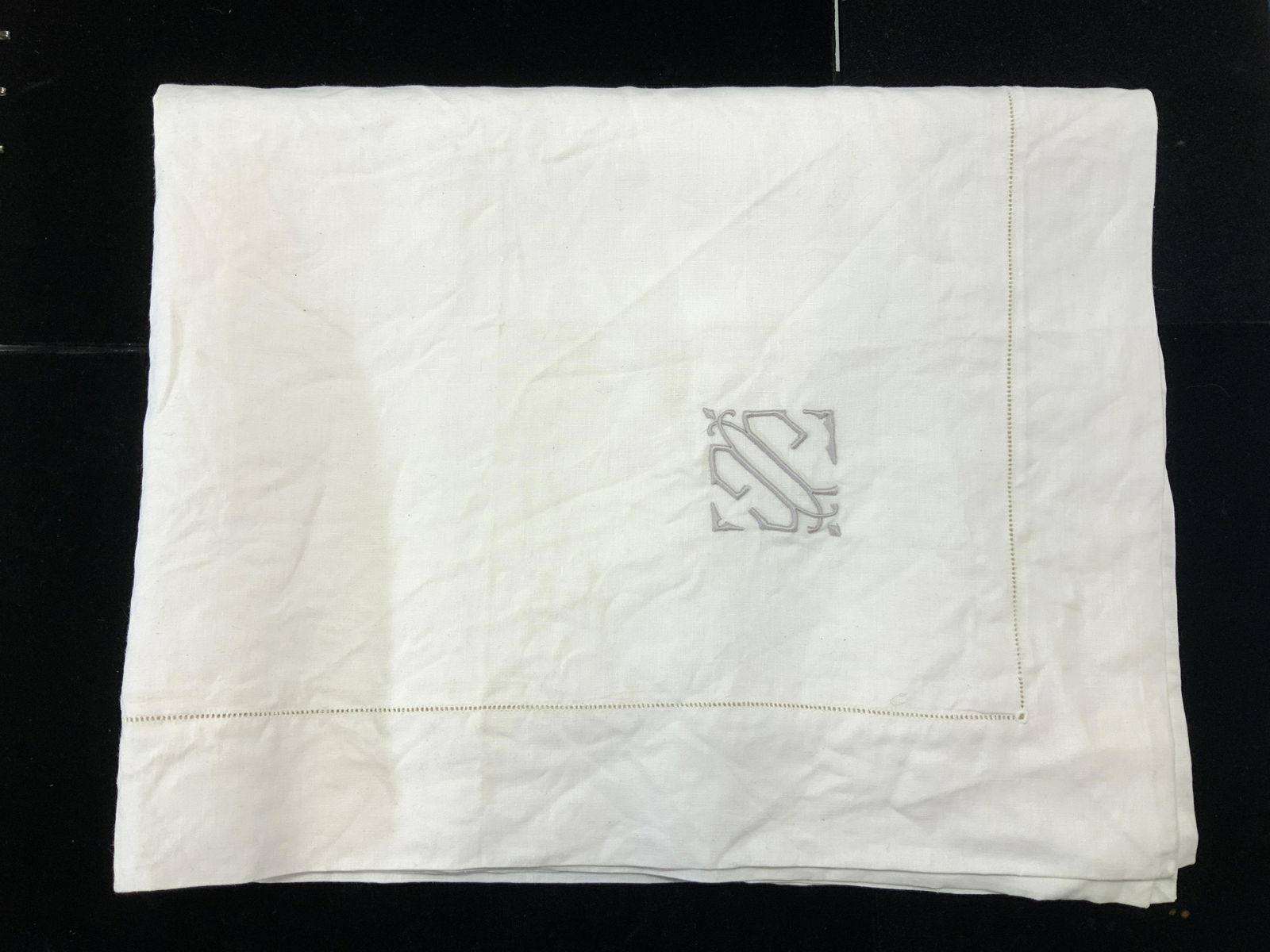 D. Porthaulb White Linen Pillow Shams 4, France (1 of 8)