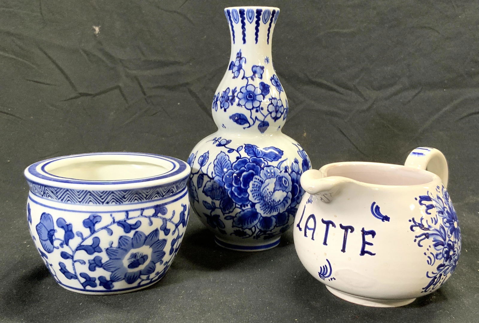 Lot 3 Trademarked Porcelain Vessels Tableware (1 of 7)