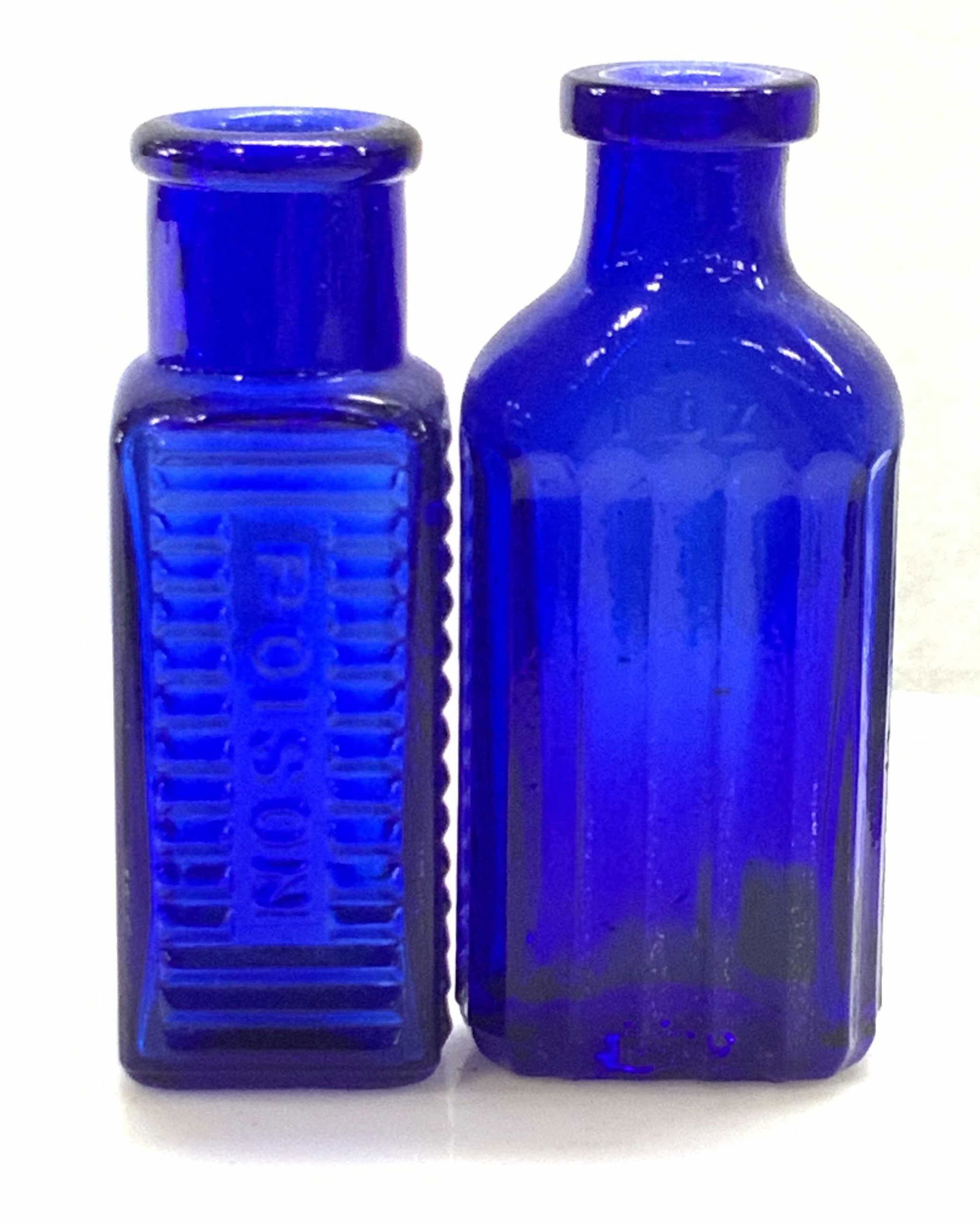 Lot 2 Apothecary Cobalt Glass Bottles (1 of 6)