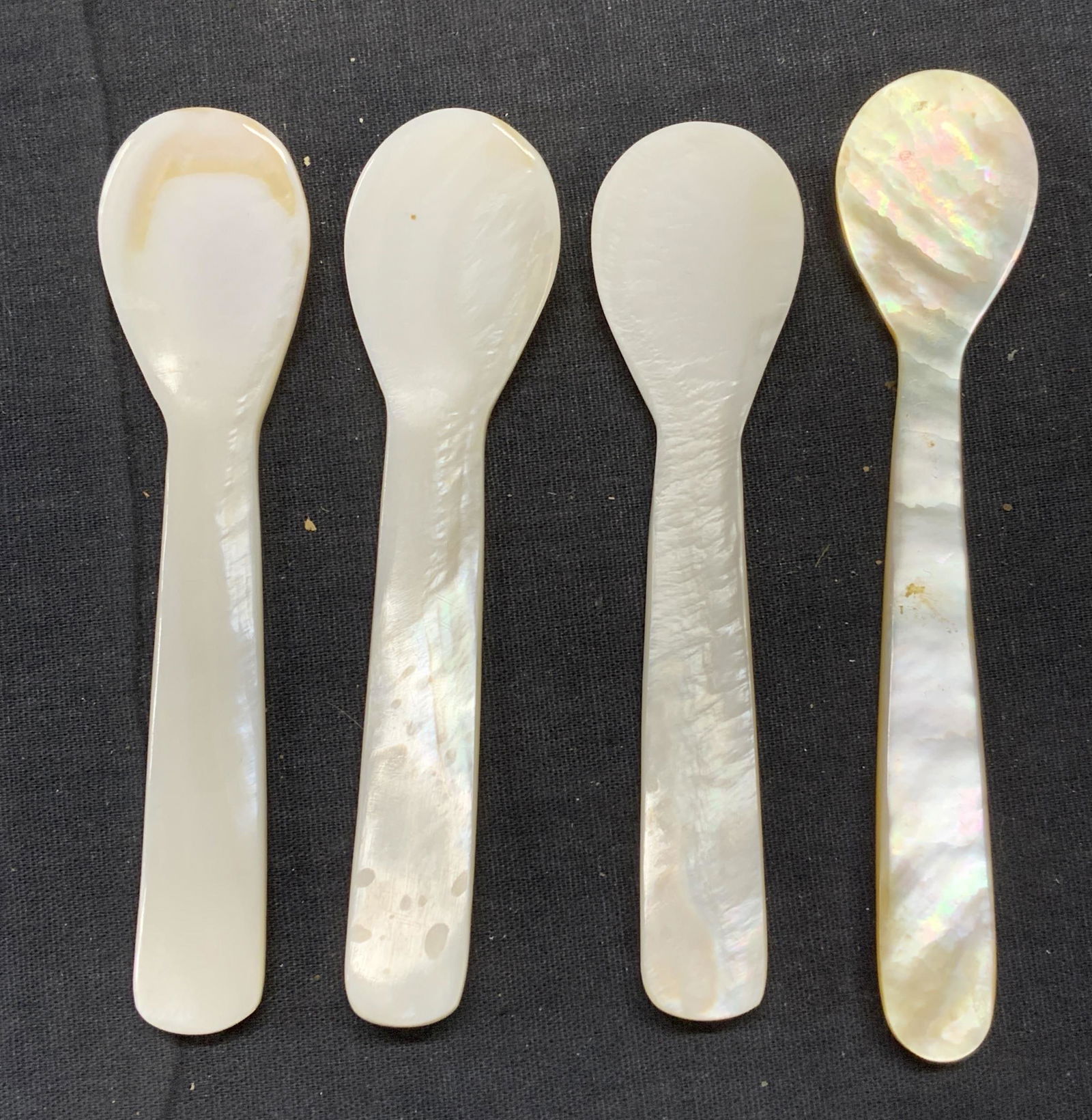 Lot 4 Mother of Pearl Caviar Spoons (1 of 9)