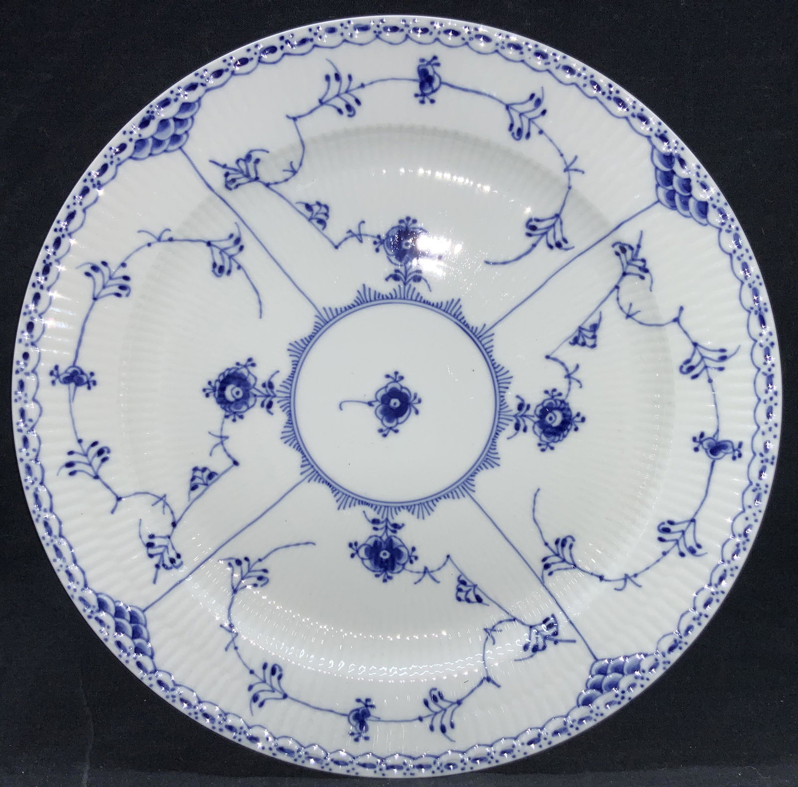 Royal Copenhagen Porcel Centerpiece Plate Denmark (1 of 6)