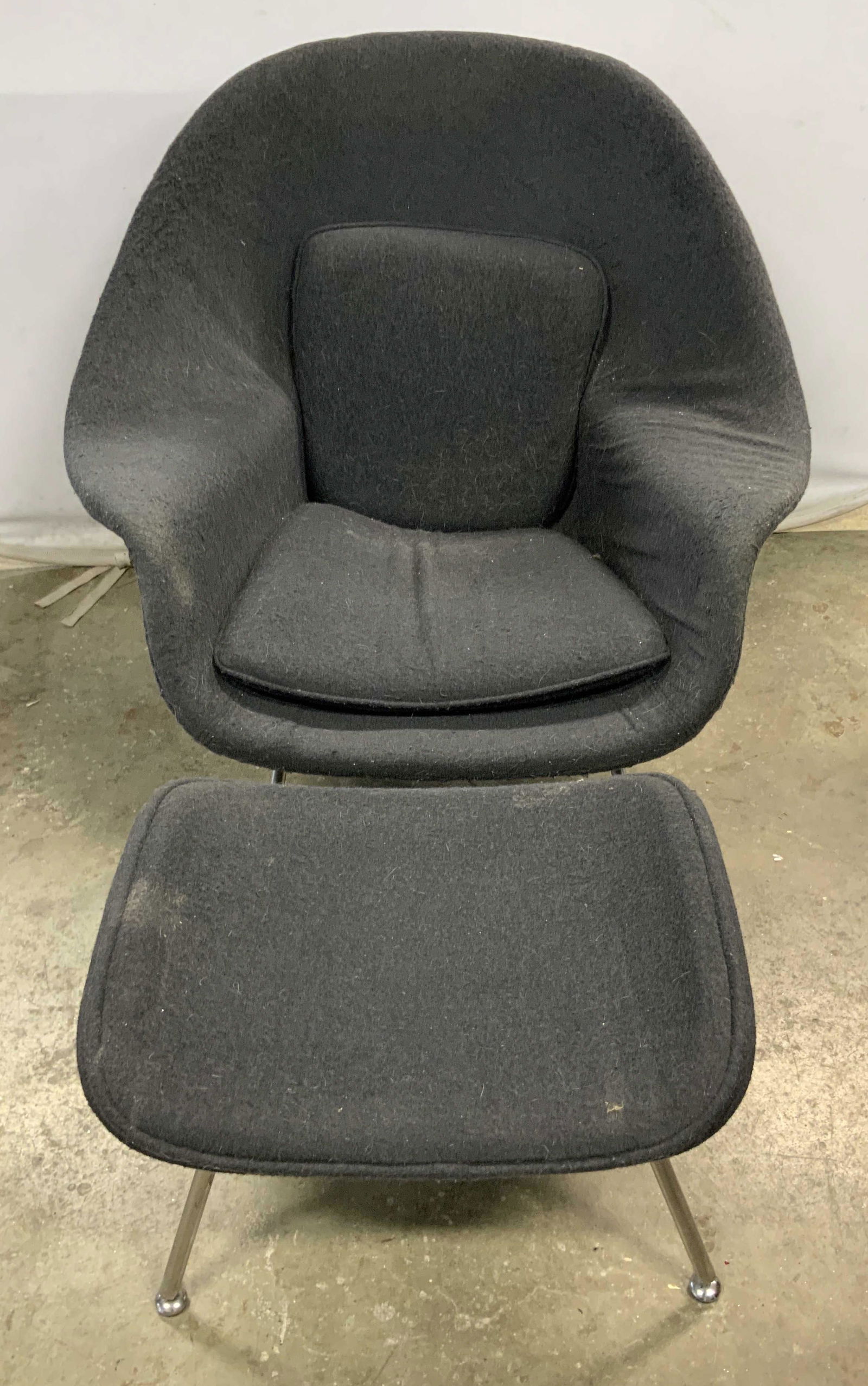 Eero Saarinen MCM Style WOMB CHAIR & Ottoman (1 of 14)