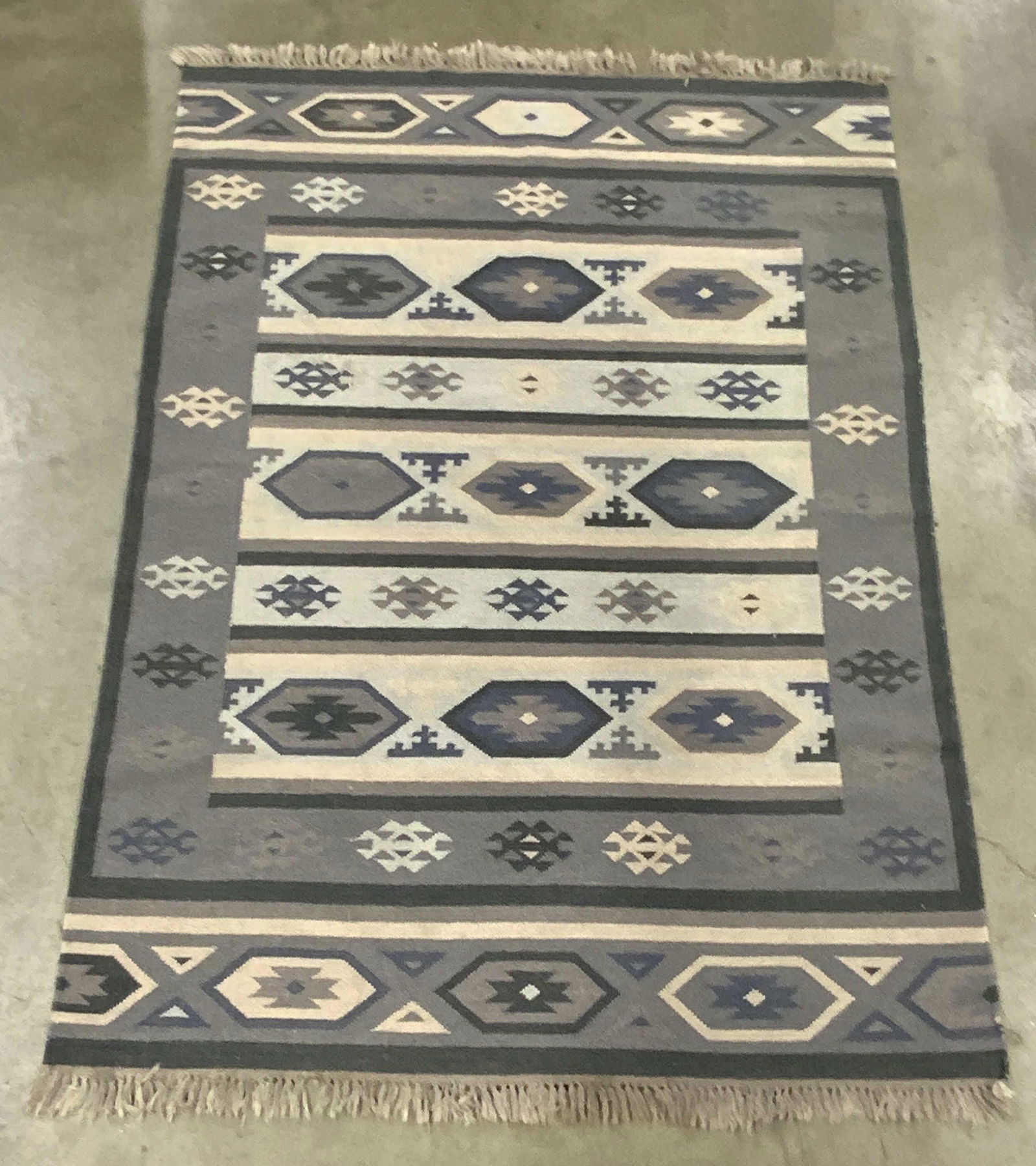 Handwoven Tassel Trim Kilim Rug (1 of 11)