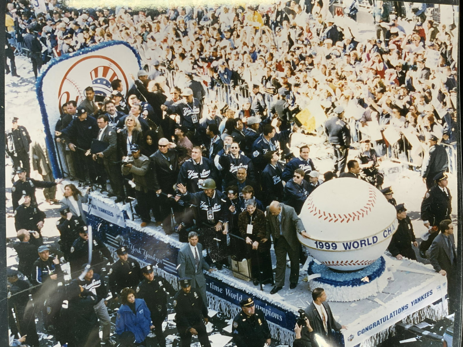 NEW YORK YANKEES NYPD Lot 8 Parade Photos 1999 (1 of 9)