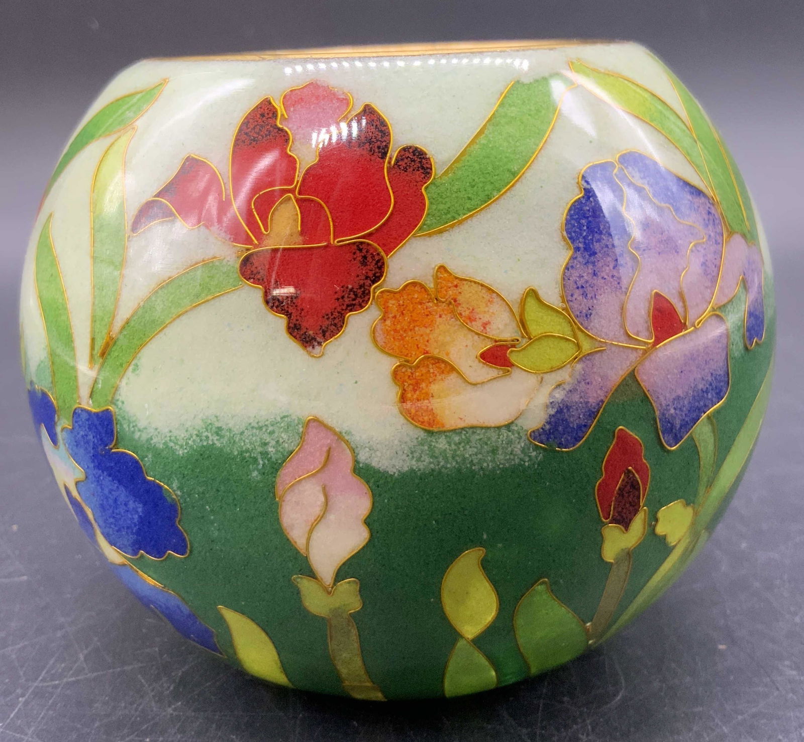 1997 Bill Yee Asian Plique Iris Cloisonné Vase (1 of 13)