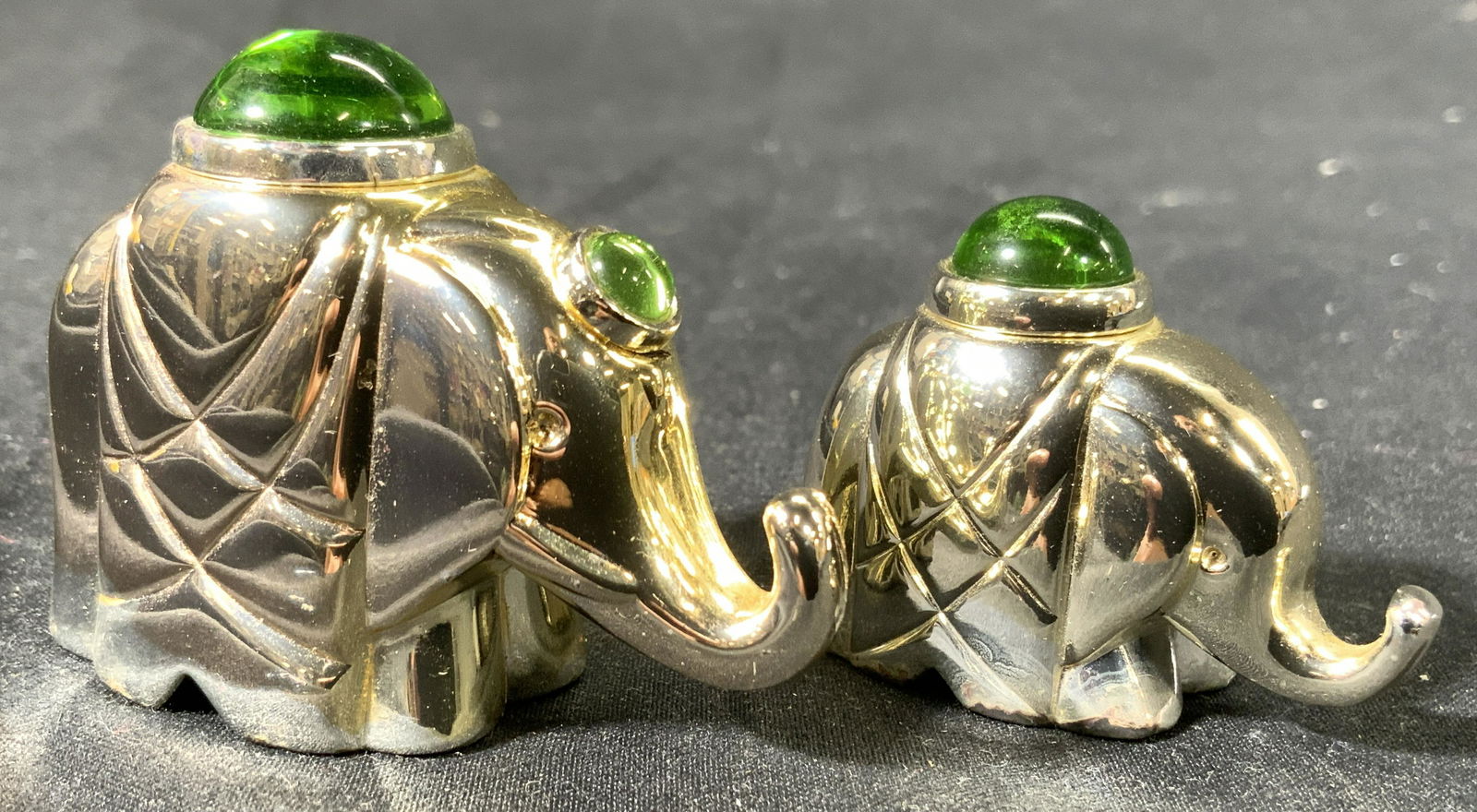 CHRISTOFLE Emerald Tnd Cabochon Elephant P Weight (1 of 8)