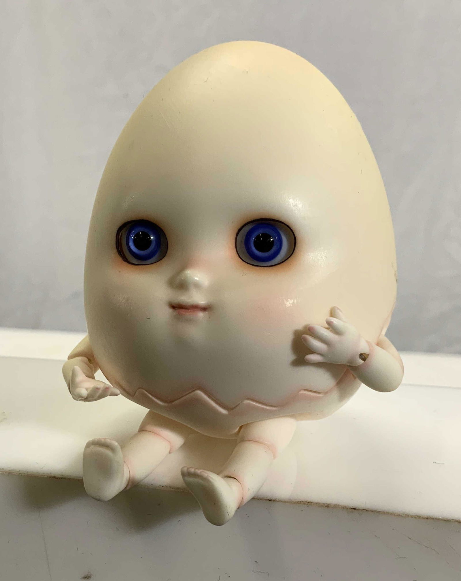 Articulated Plastic Humpty Dumpty Egg (1 of 7)