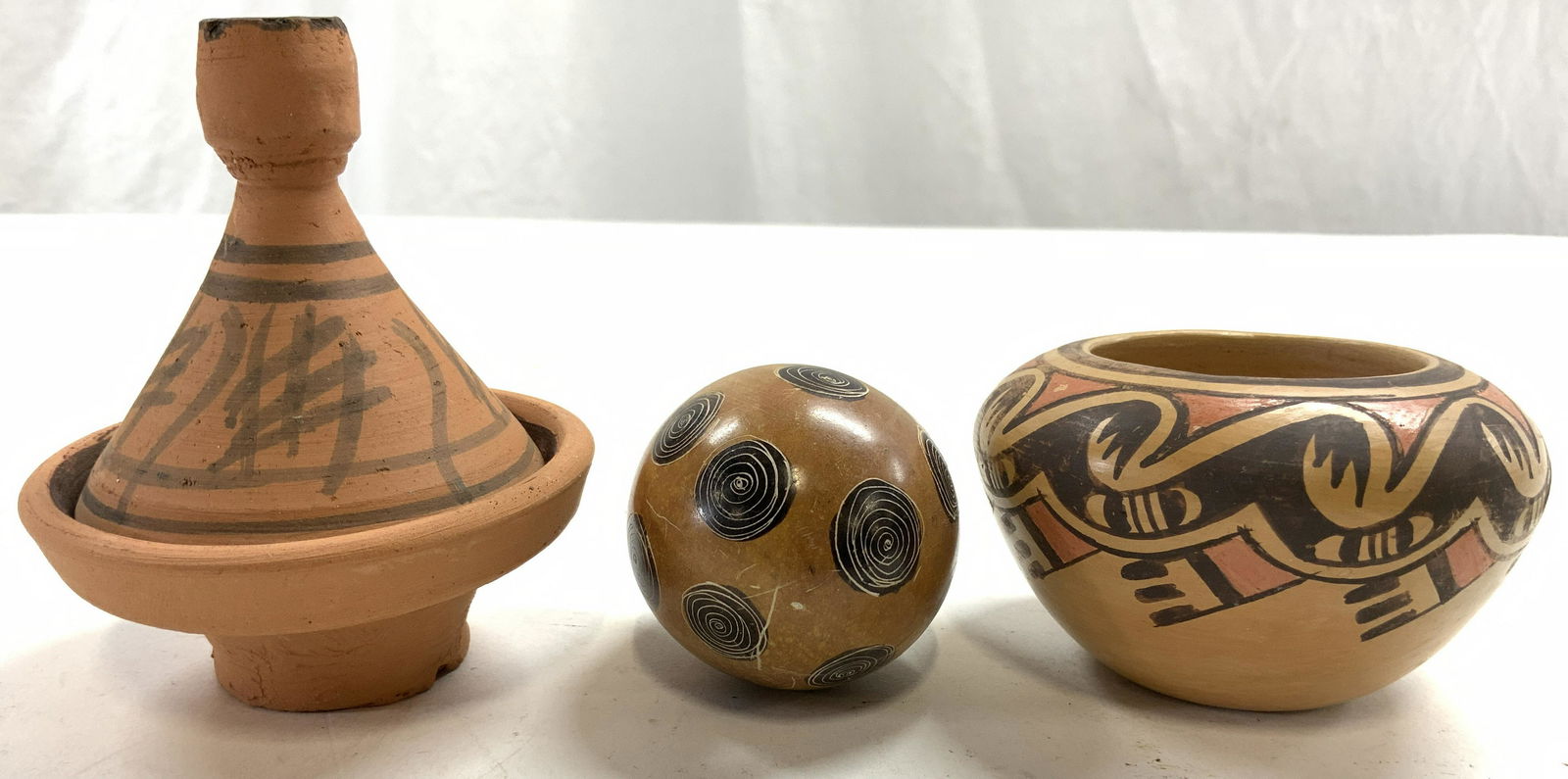 Lot 3 Assorted Ceramic Tabletop Accessories (1 of 6)