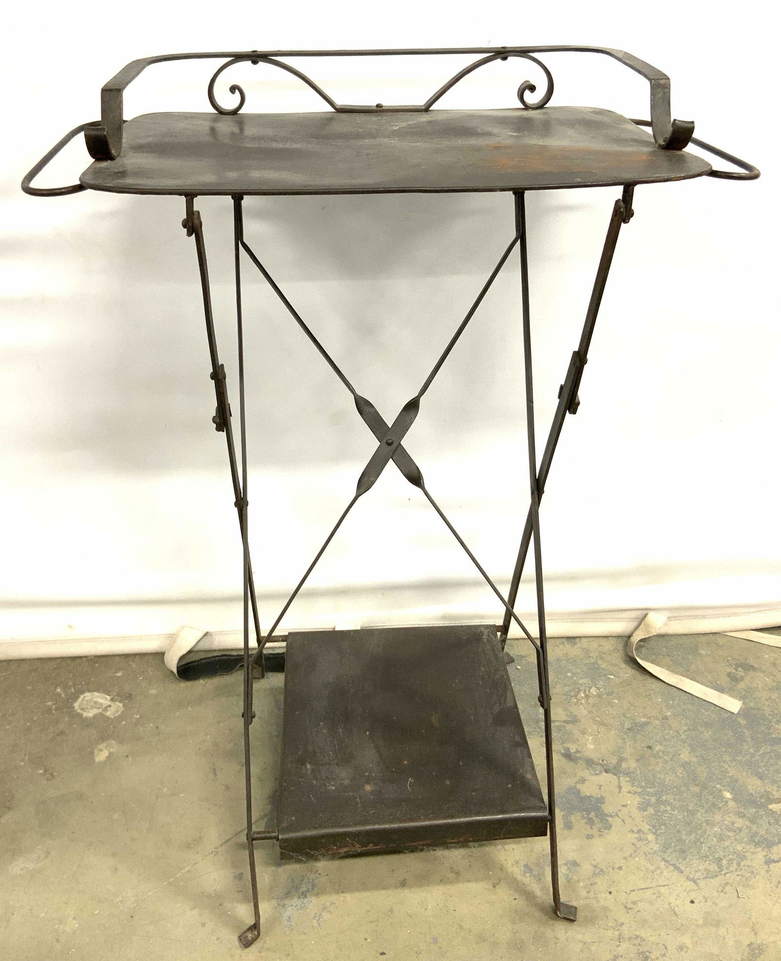 Vintage Metal Wash Stand Side Table (1 of 15)