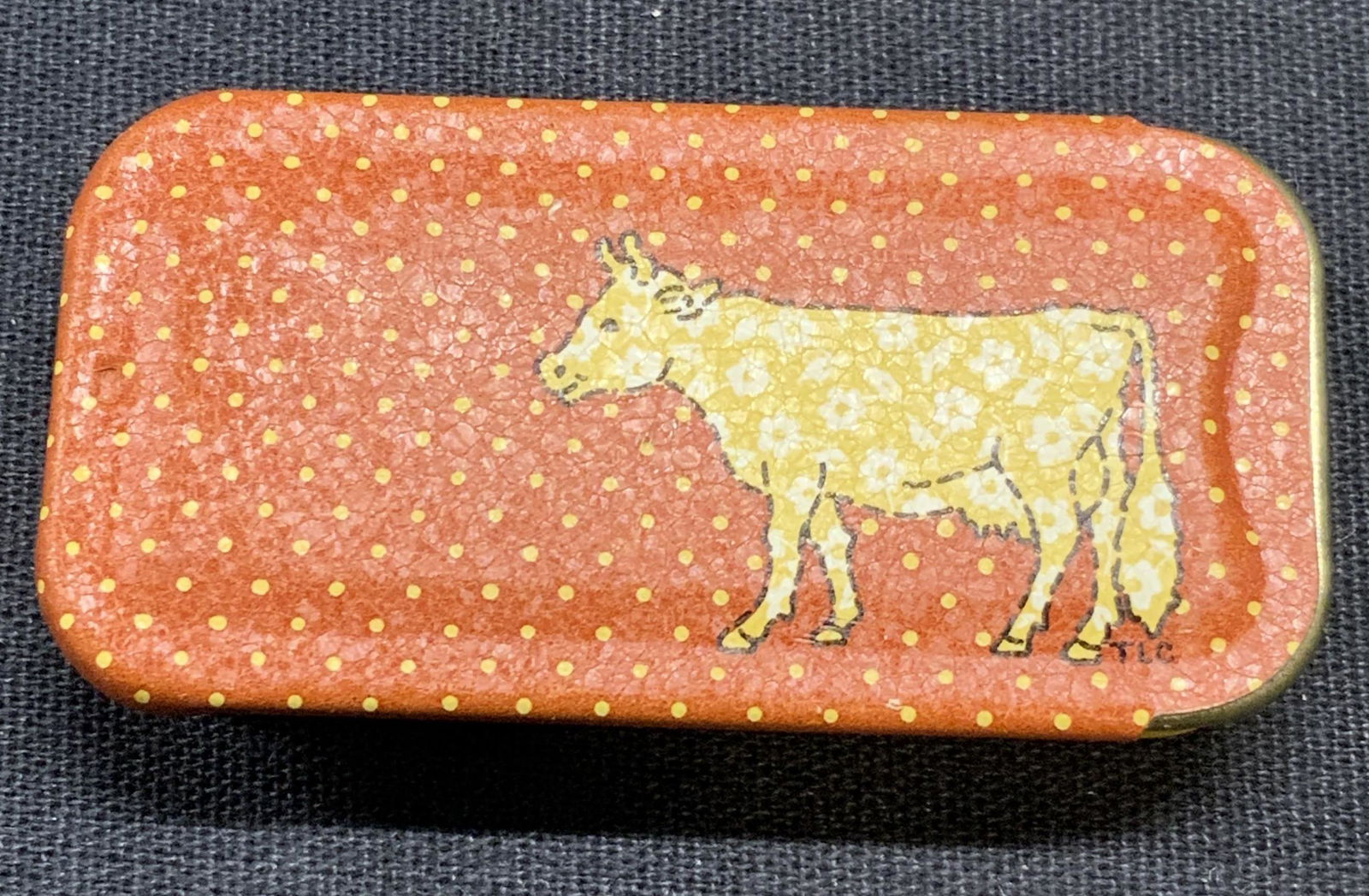 Vtg Potpourri Press Cow Tin Matchbox (1 of 6)