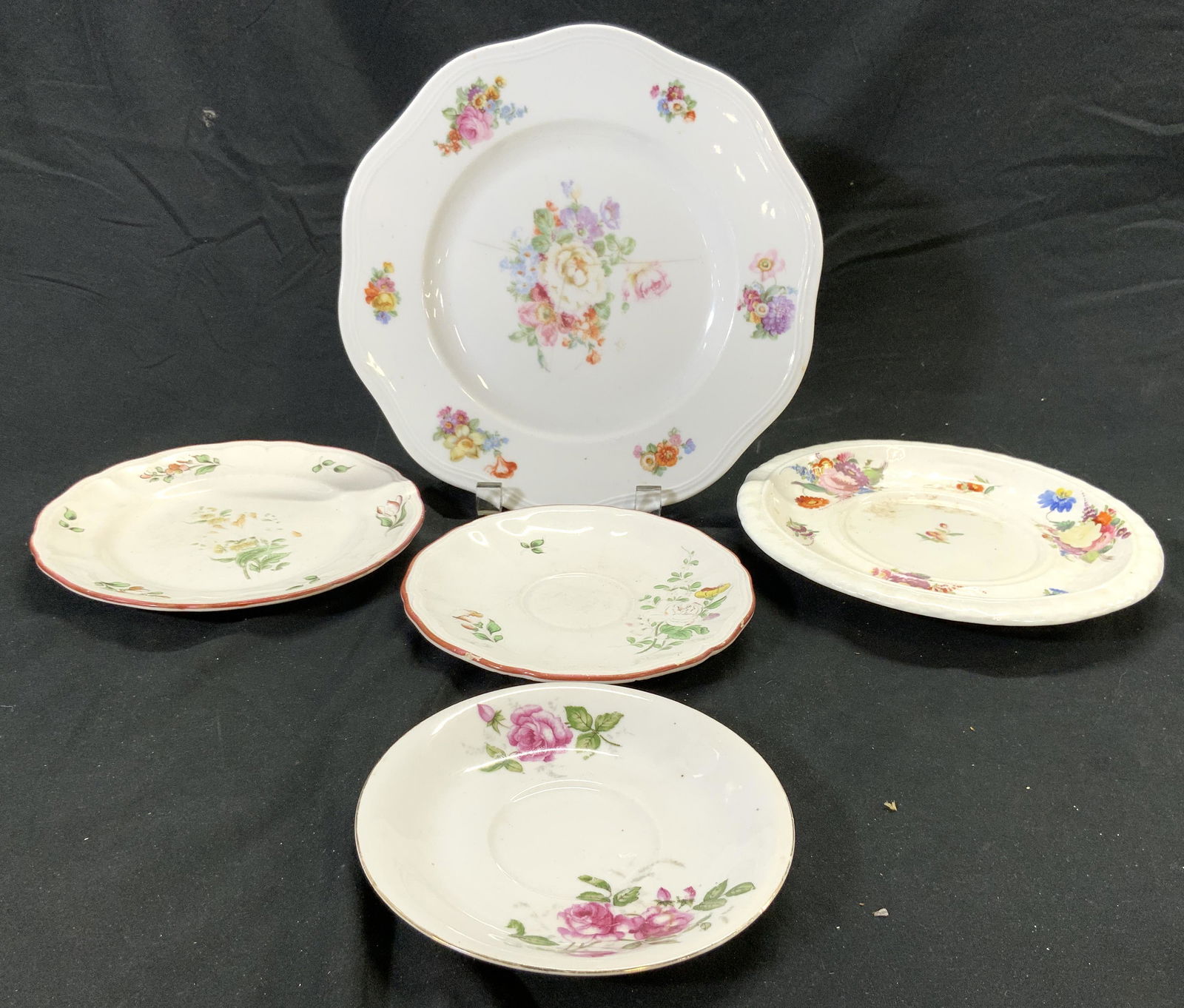 Lot 5 Vintage Porcelain Plates (1 of 8)