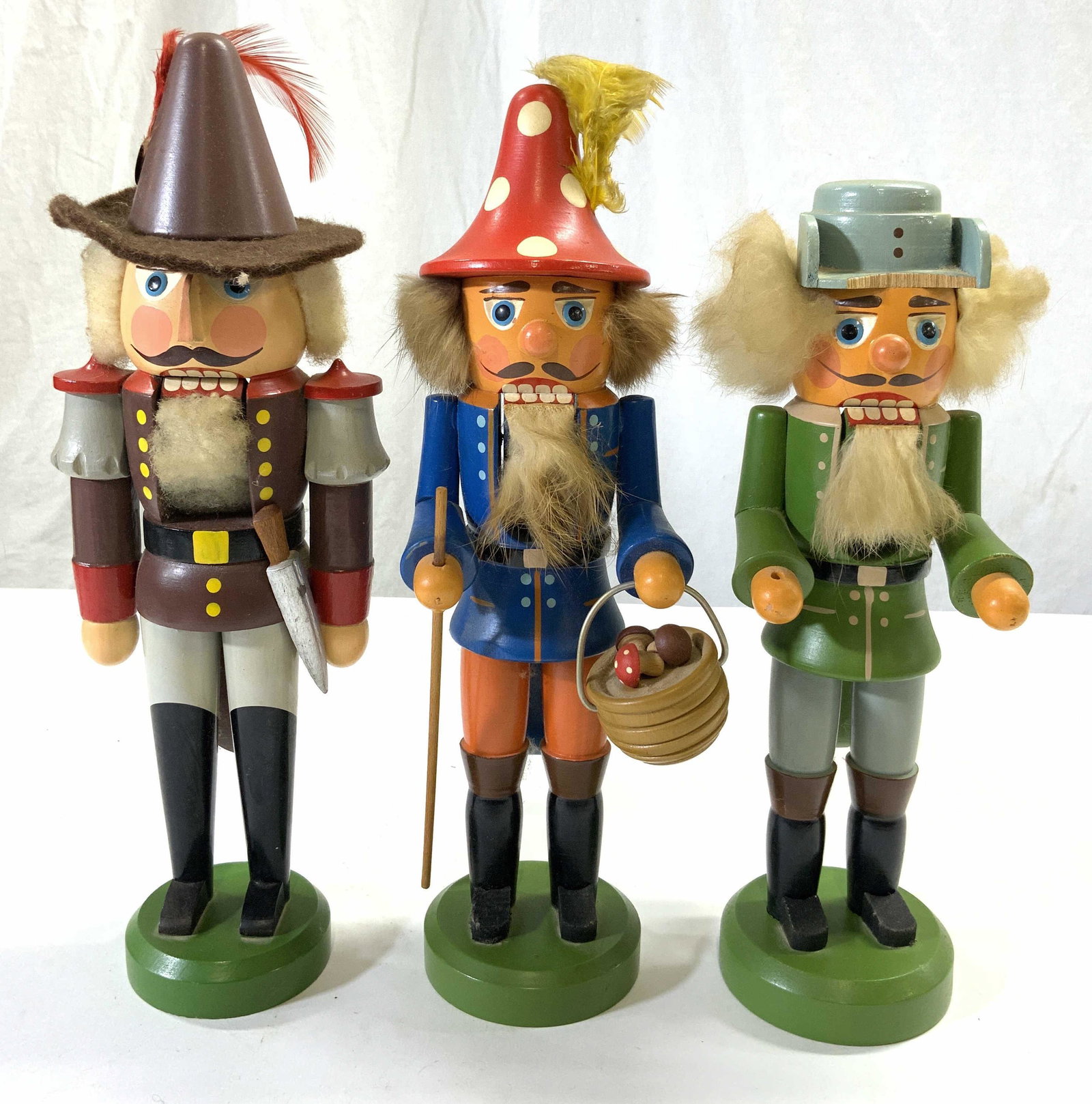 Lot 3 Assorted Vintage Wooden Nutcrackers (1 of 9)