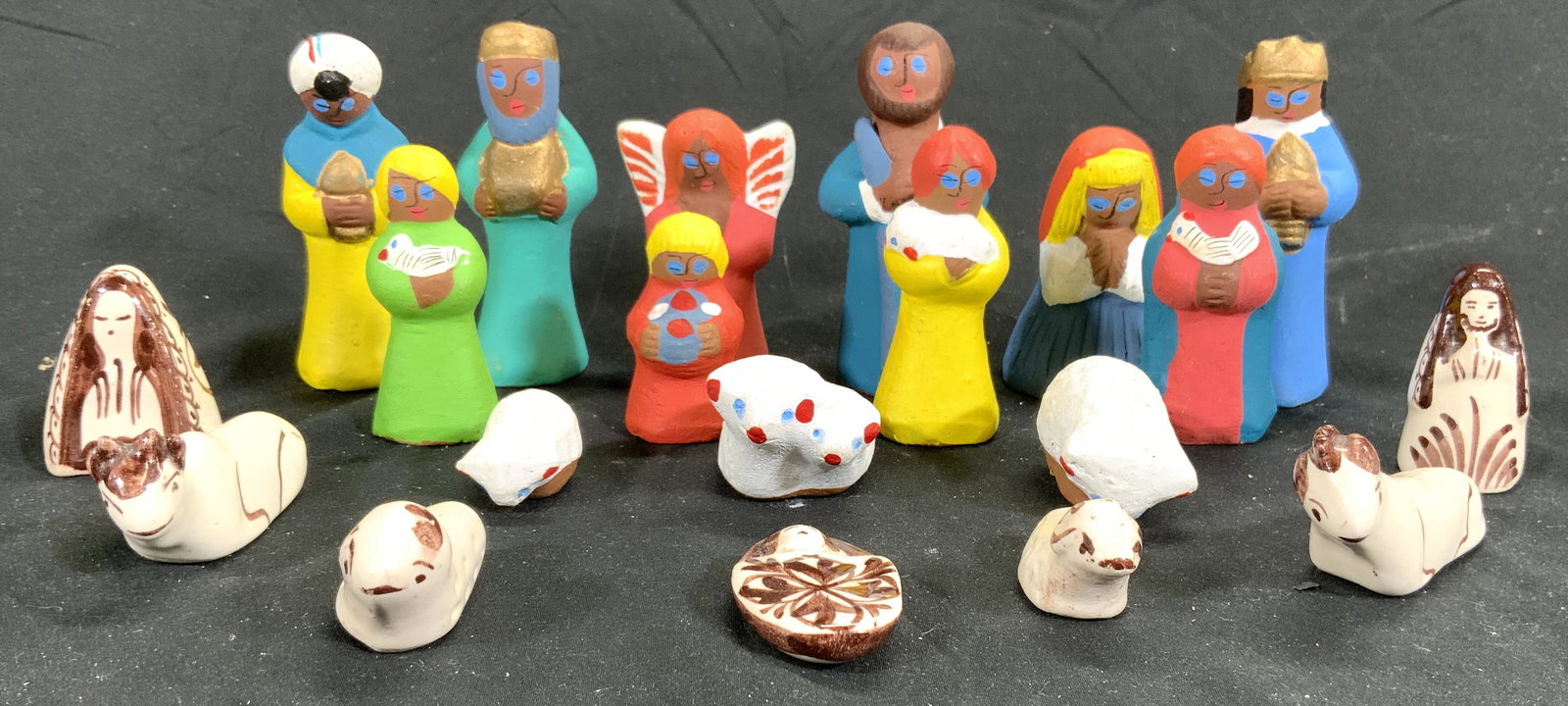 20 Ceramic & Porcelain Religious Nativity Figurals (1 of 7)