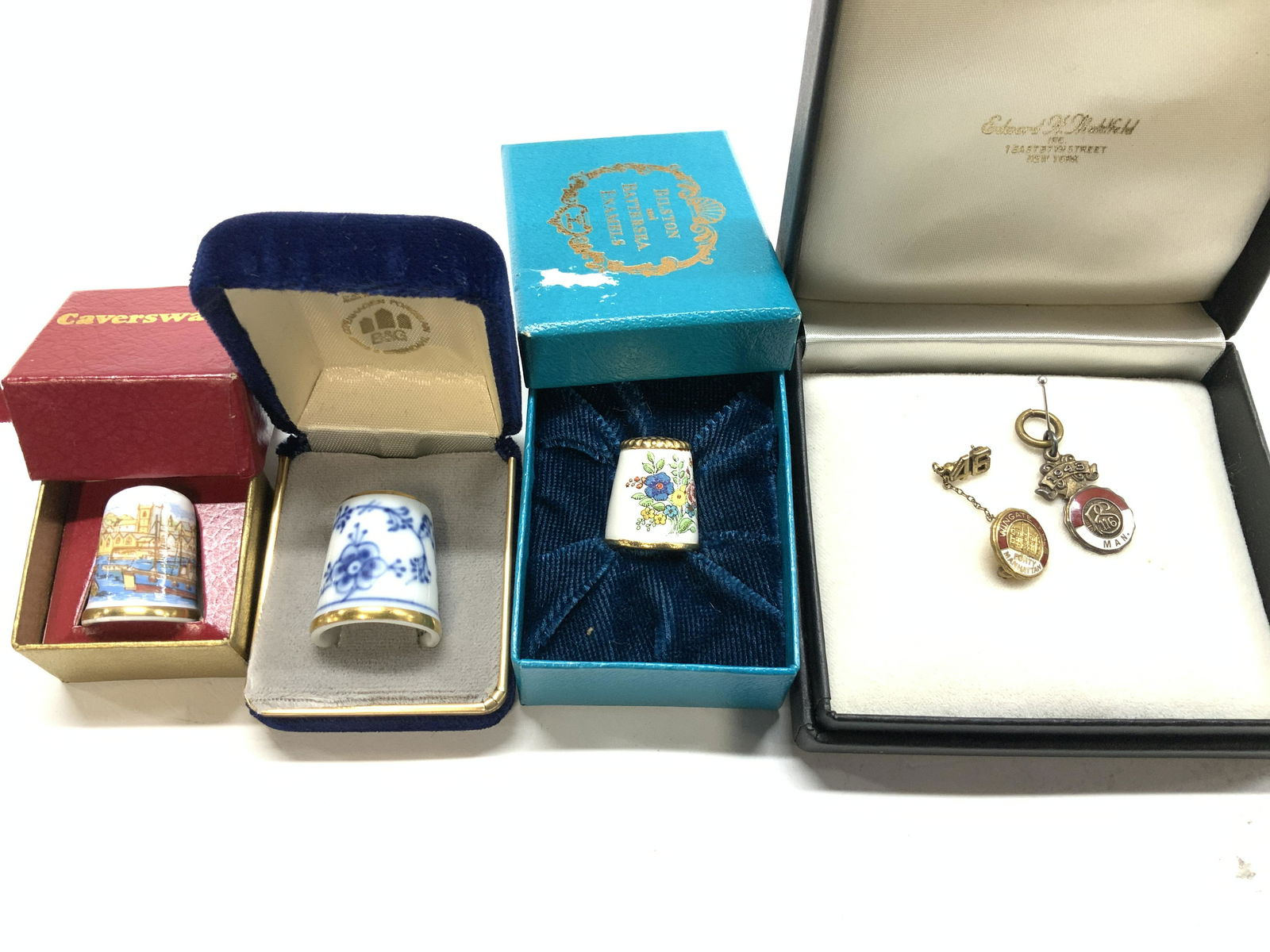 Lot 5 Porcelain Porcelain, Enamel Thimbles, more (1 of 10)