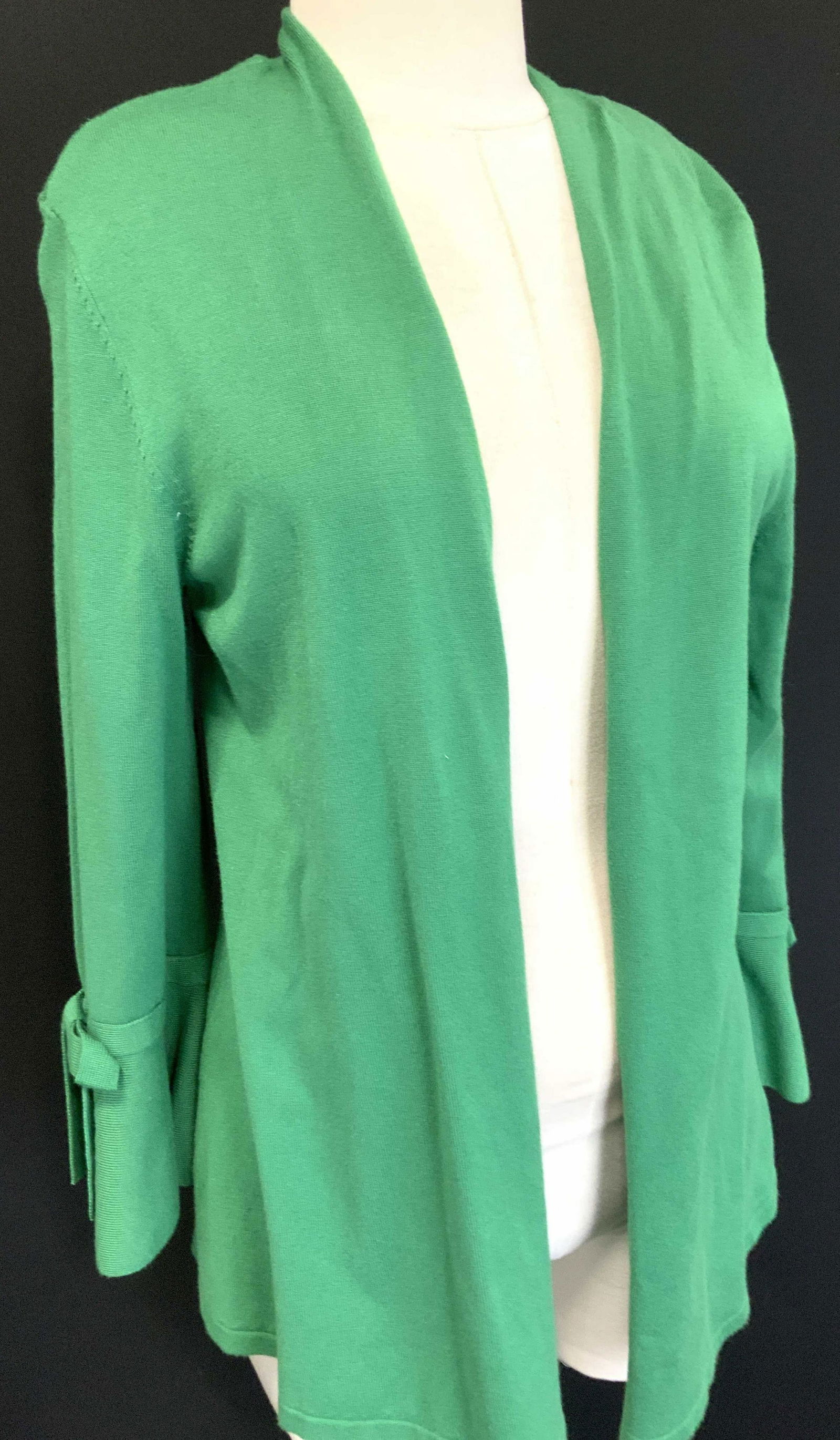 Alfani Irish Green Rayon Knit Cadigan, Sz Med: Vibrant Green Knit cardigan, size Med, labeled designer Alfani, 80% rayon, 20% nylon. Designer Alfani, Cardigan, Irish green Knitwear, Ladies wearables, Vintage wear, Estate wear, Macys department sto