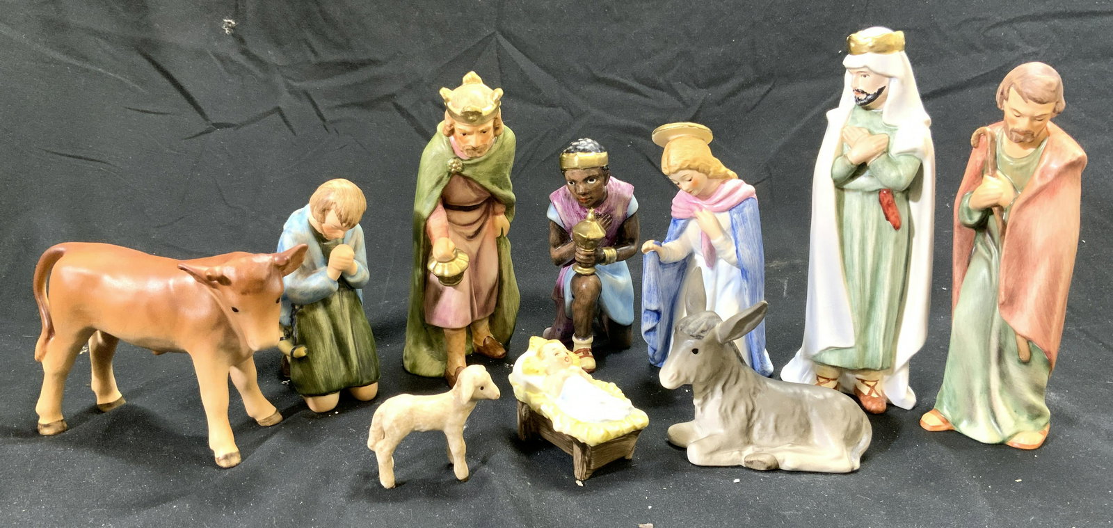 Lot 10 Porcelain Nativity Scene Figures (1 of 11)